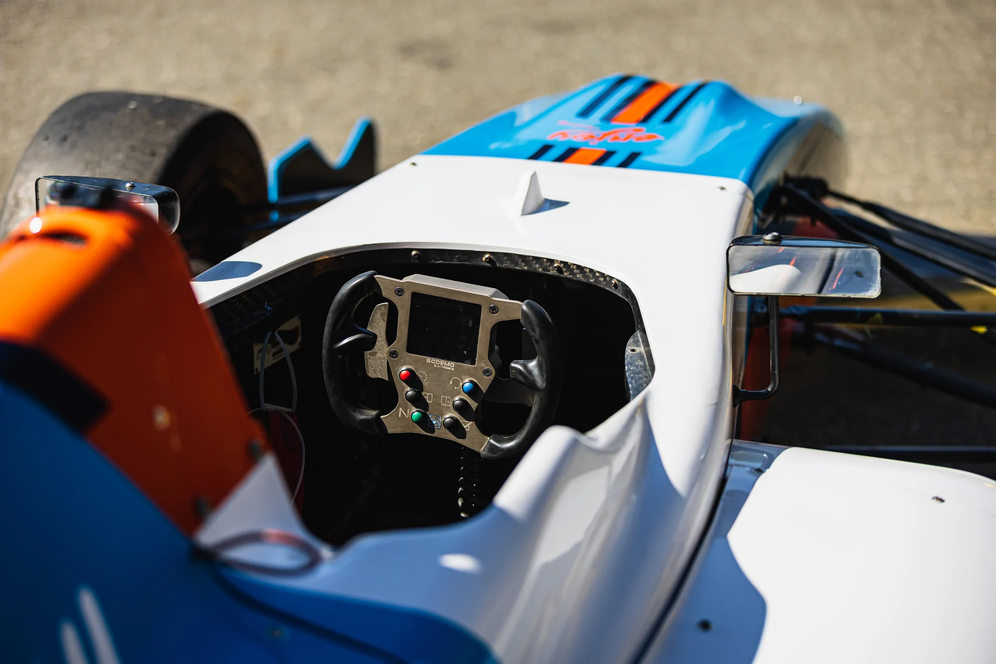 Bláznivá jízda v Ariel atom nebo Formuli F4 na letištním okruhu Kámen 1,5 hod. od Prahy