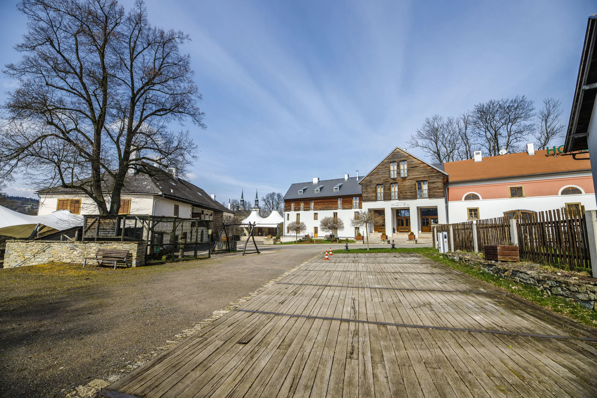 4* pobyt v historickém areálu v Letohradu: snídaně či polopenze, wellness i dámská jízda