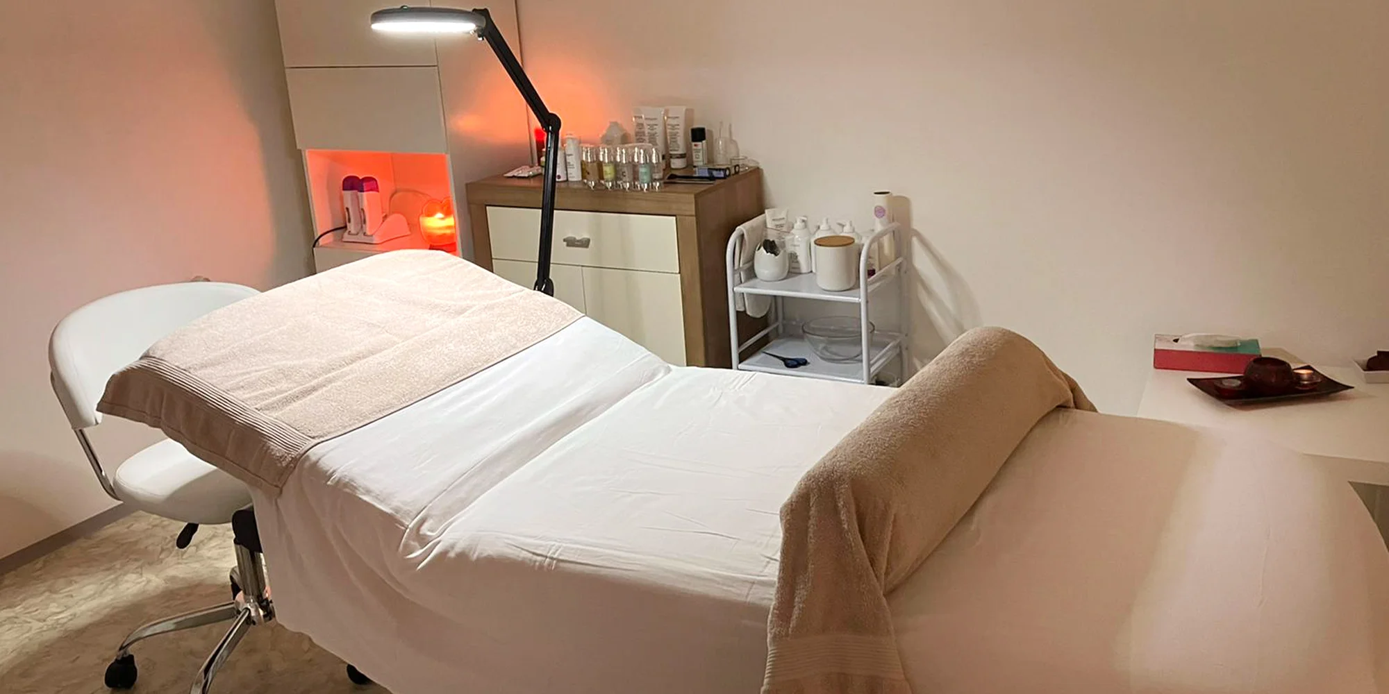 2,5 hodiny hýčkání: relaxační masáž zad a šíje, masáž rukou i kosmetické ošetření