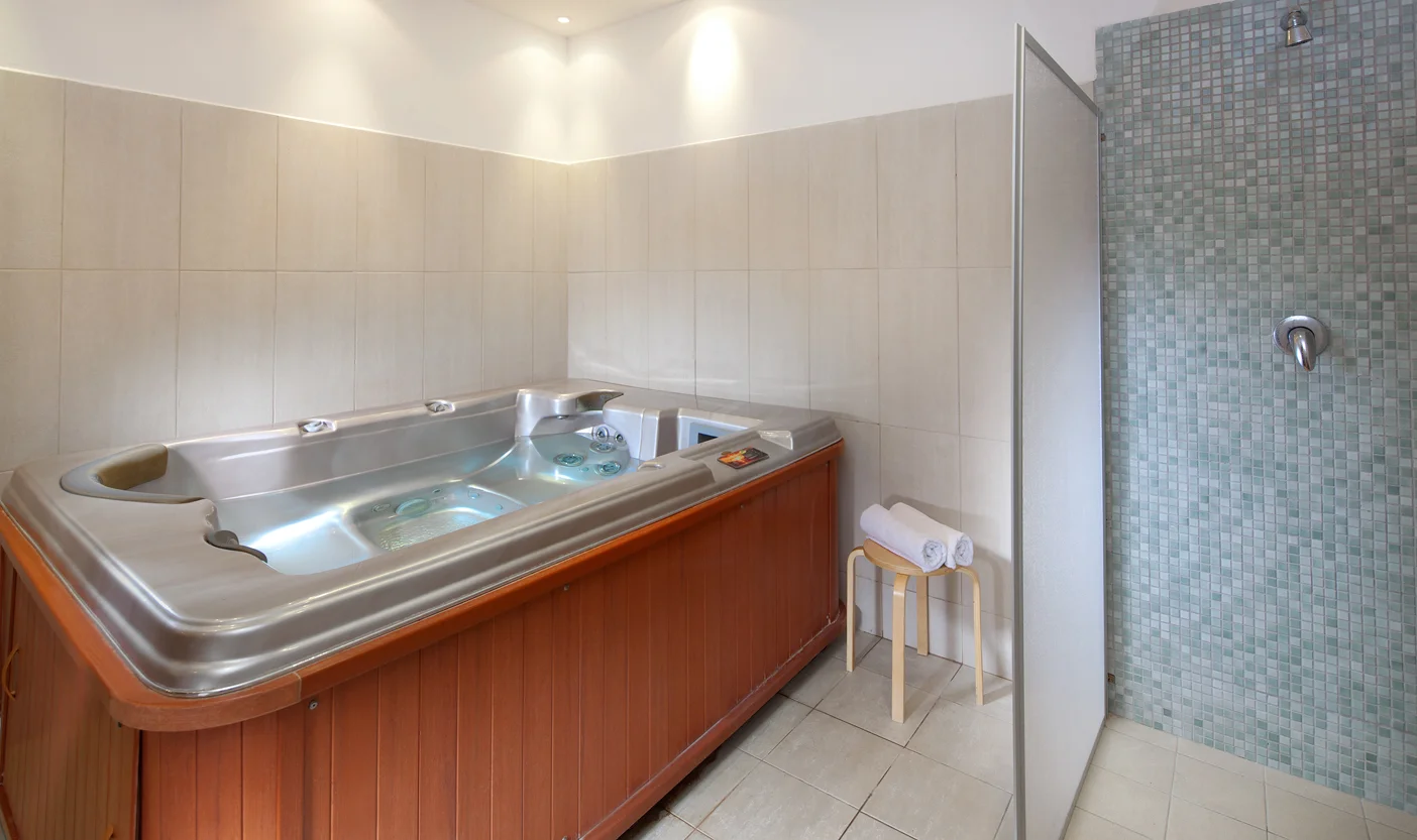3* penzion ve Františkových lázních: snídaně, láhev vína i wellness procedury