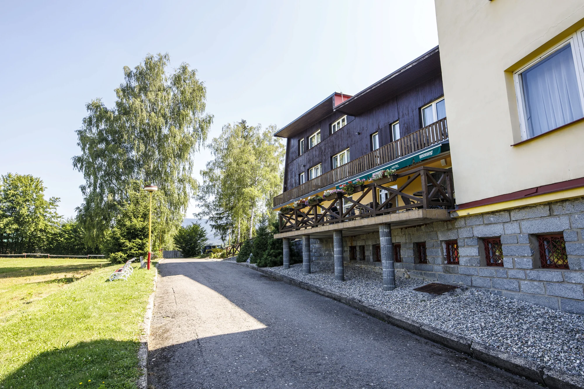 Horský hotel v Beskydech: snídaně, neomezeně dva bazény i sauna