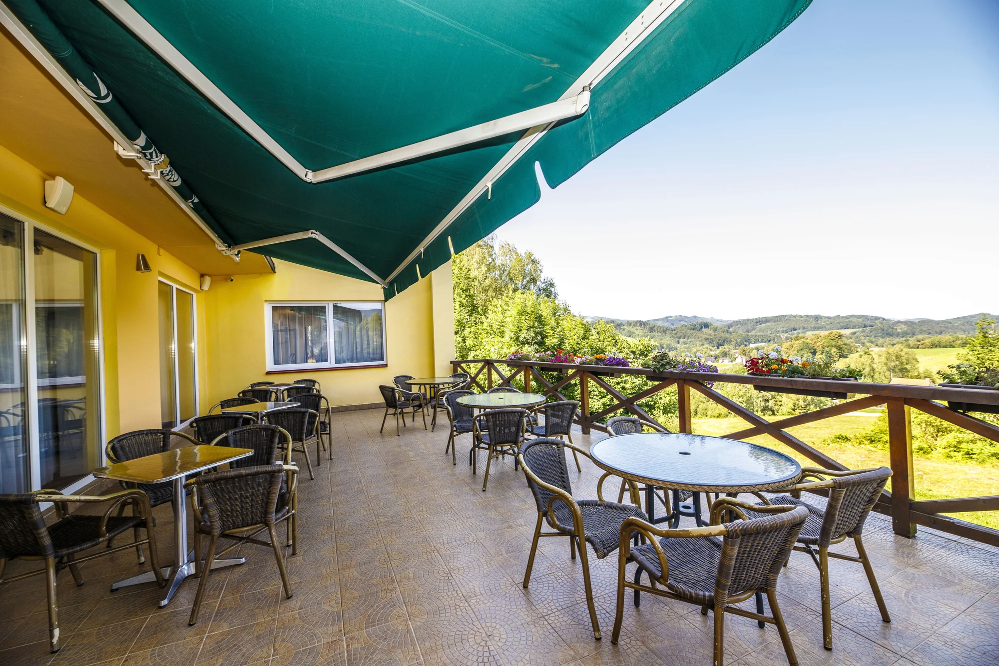 Horský hotel v Beskydech: snídaně, neomezeně dva bazény i sauna