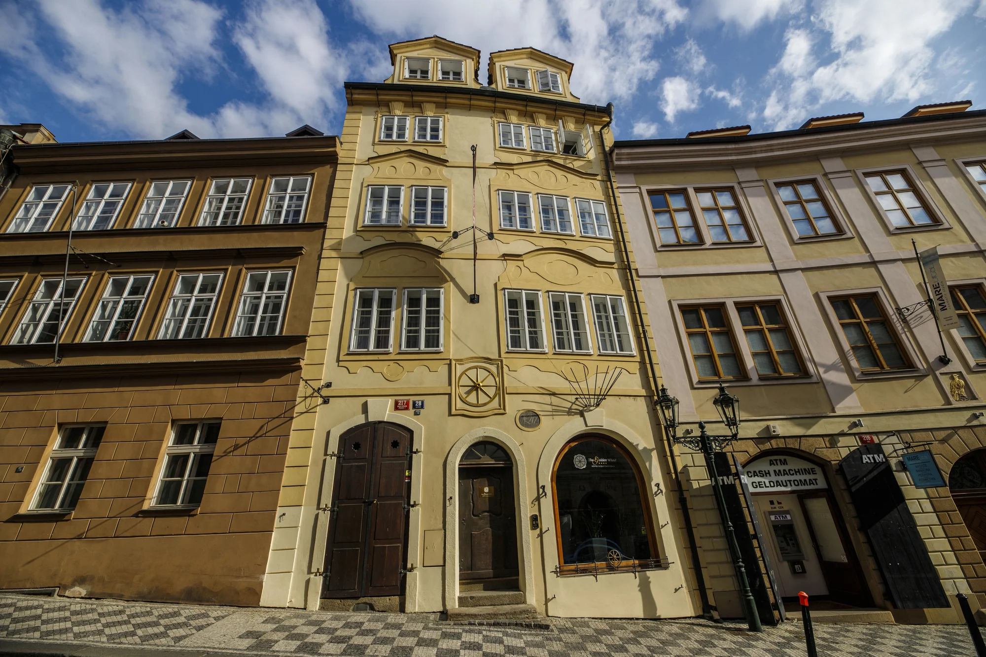 Pobyt přímo pod Pražským hradem: 1–8 nocí v luxusním pokoji, snídaně formou teplého i studeného bufetu