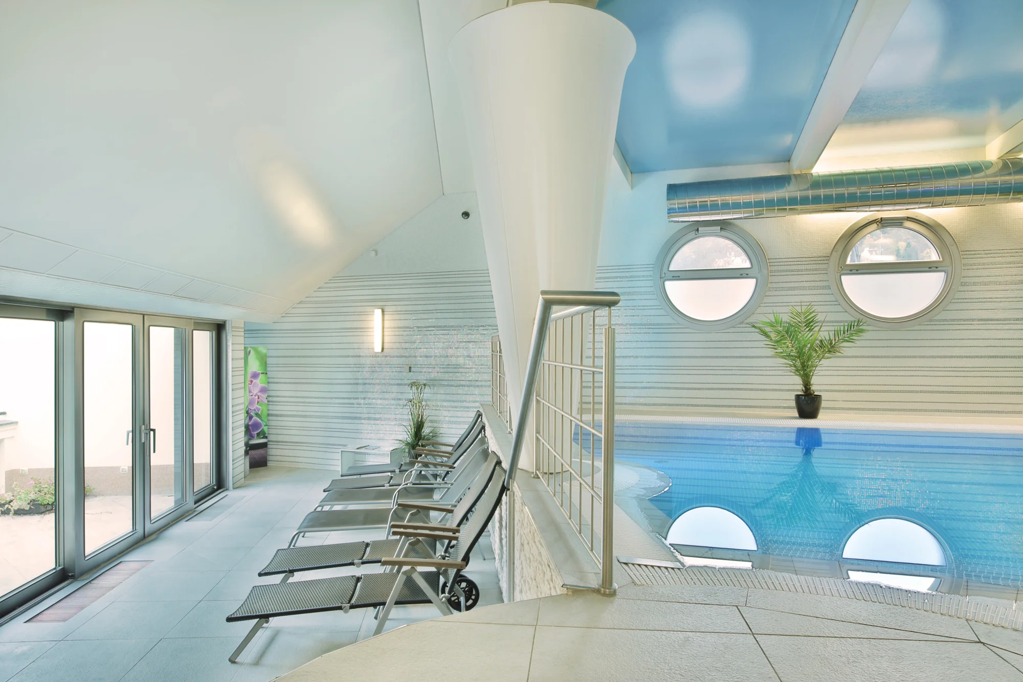 4* pobyt v centru Karlových Varů s polopenzí, neomezeným wellness a masážemi