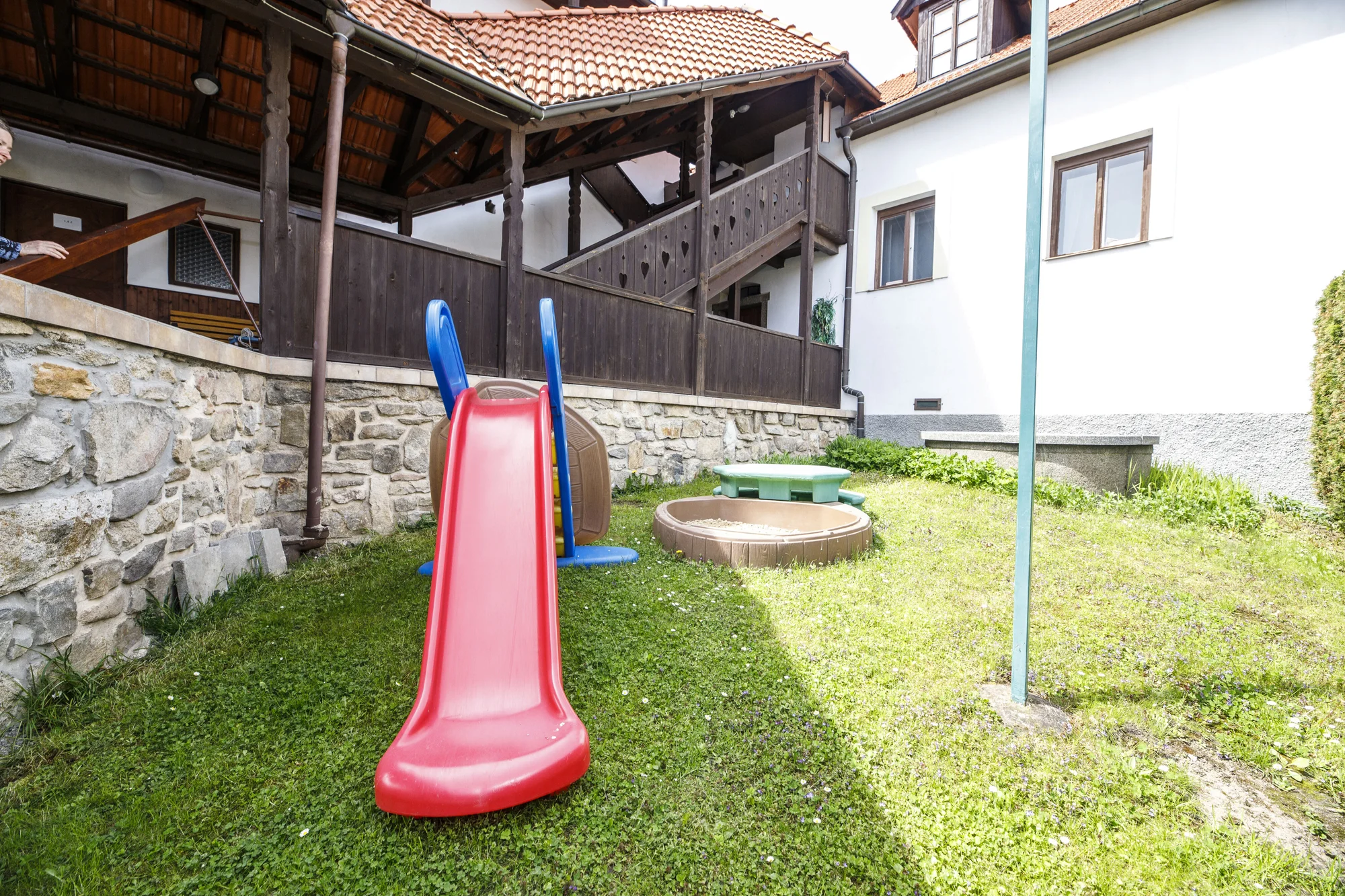 Aktivní pobyt v Prčici pro 2–4 osoby: snídaně, hřiště, tělocvična i půjčovna kol