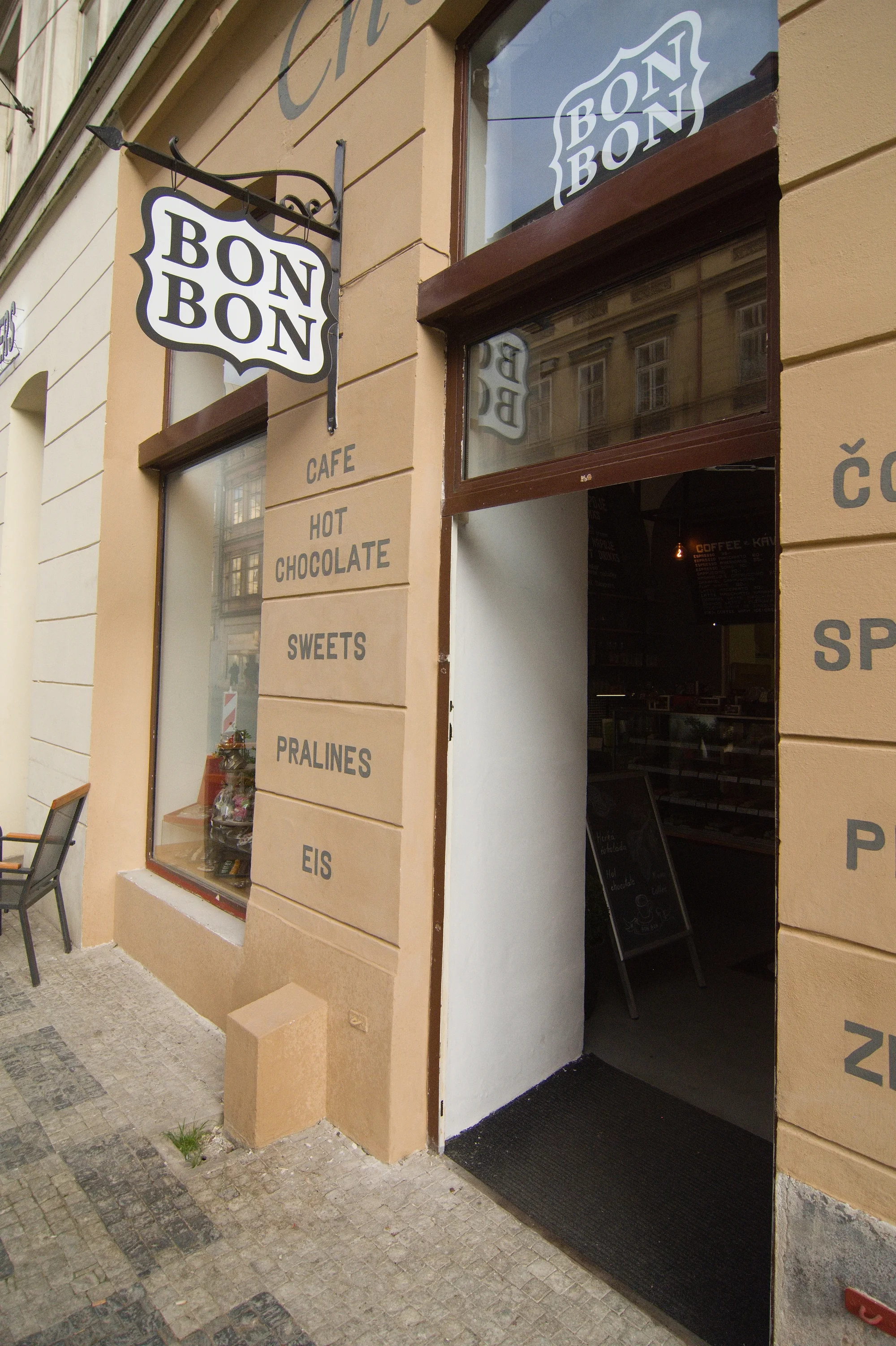 Degustace tří druhů horké čokolády či fondue s lesním ovocem v Chocolaterii Bon Bon: 1 až 3 osoby