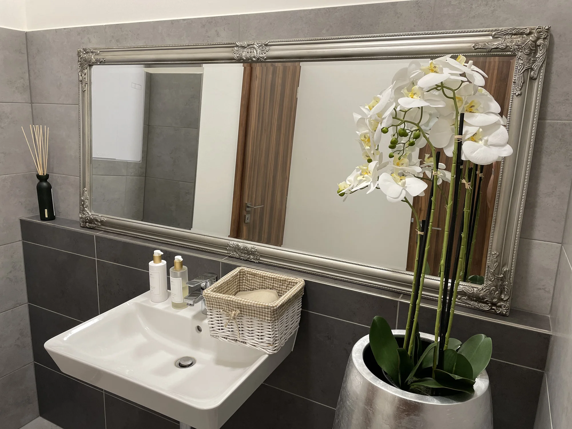 Kosmetická péče o tělo: peeling, masáž, zeštíhlující i anti-age procedura
