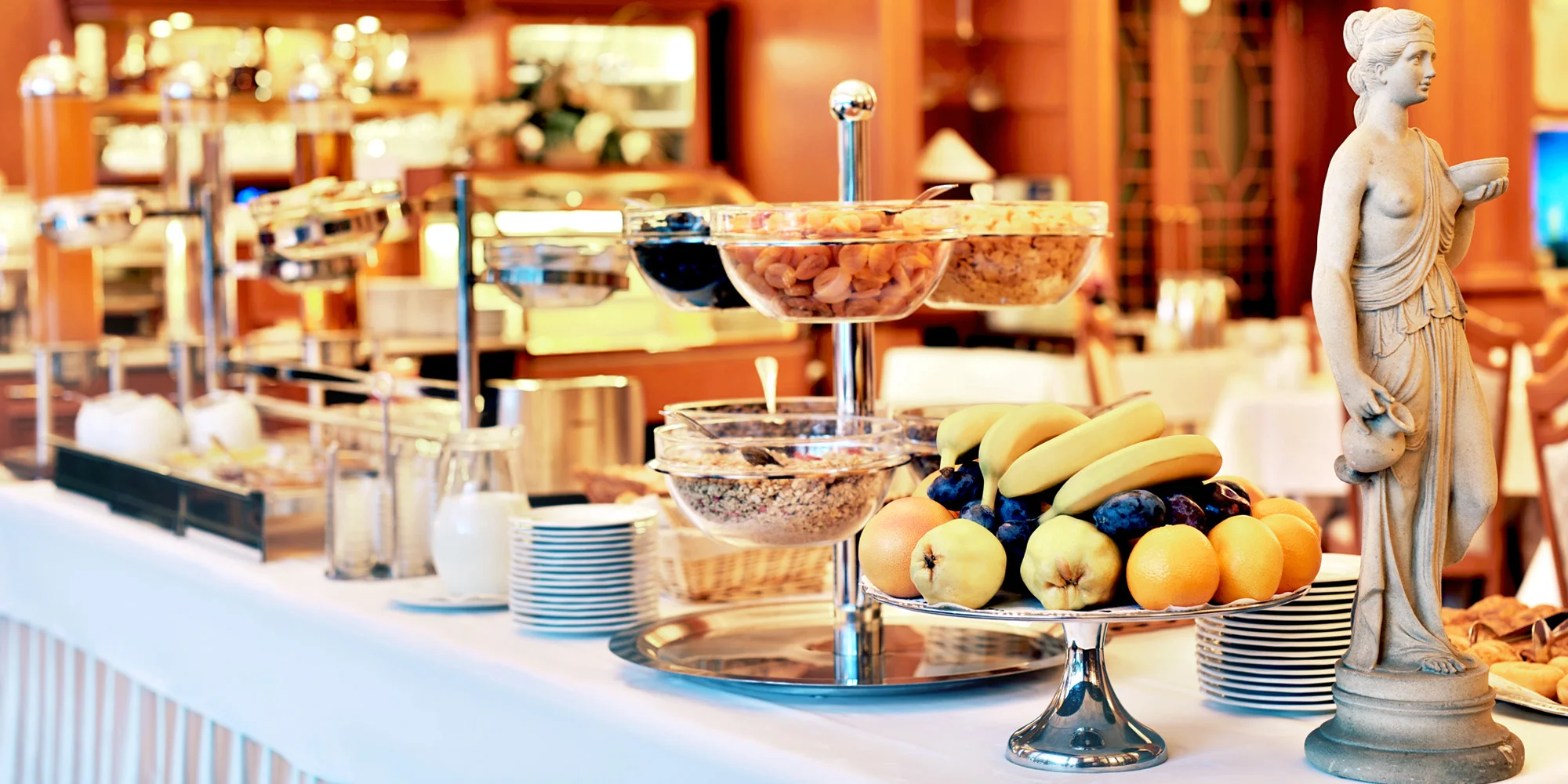 4* pobyt v centru Karlových Varů s polopenzí, neomezeným wellness a masážemi