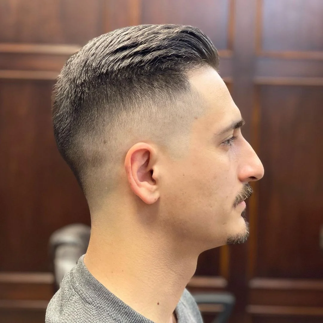 Pánský módní barber střih i úprava vousů v barbershopu na Vinohradech
