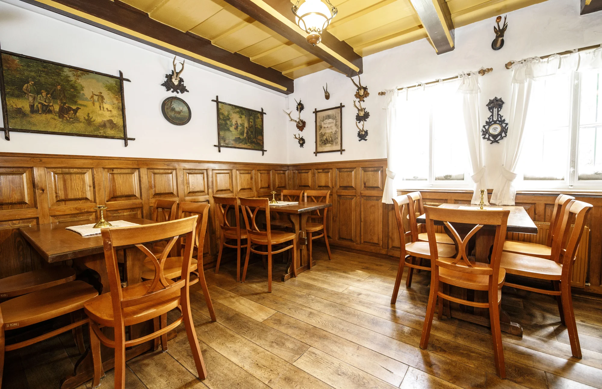 Privátní wellness a kachní prsa nebo lovecké menu v historickém letohrádku pro 2 osoby