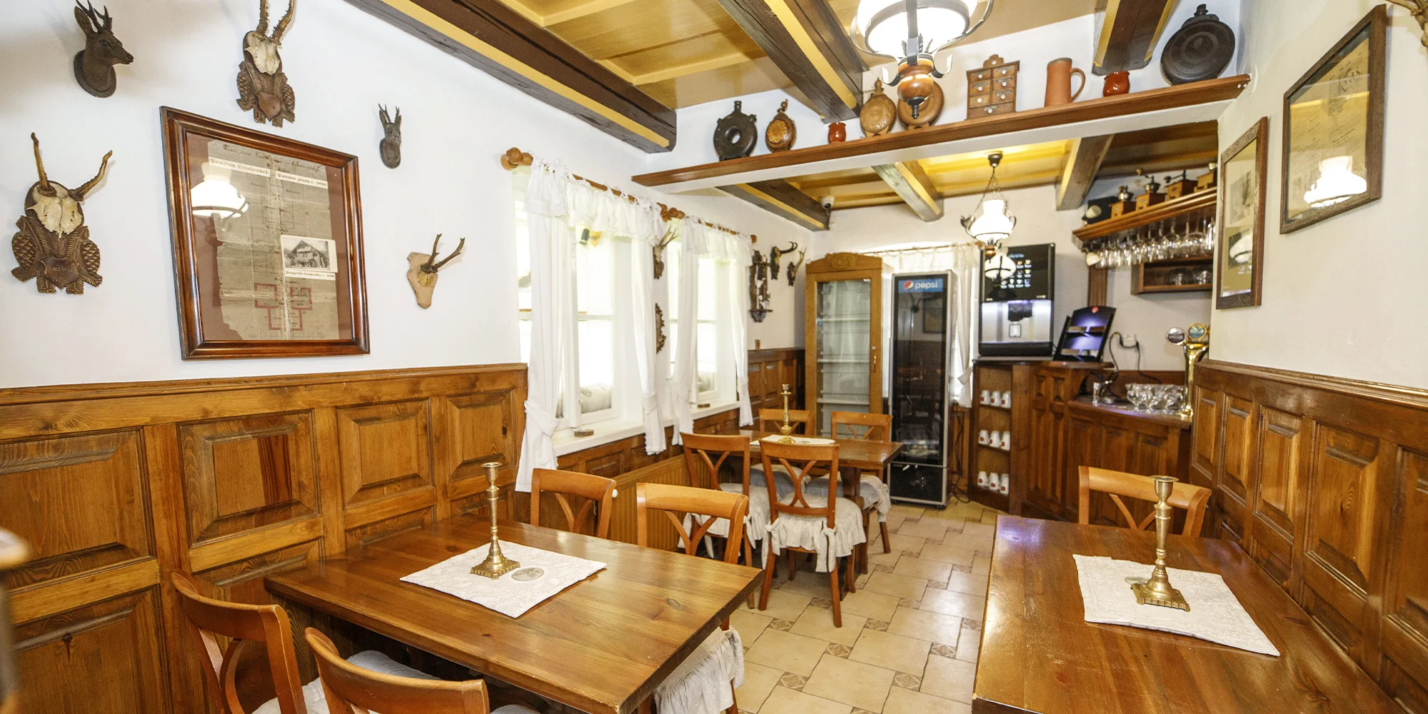Privátní wellness a kachní prsa nebo lovecké menu v historickém letohrádku pro 2 osoby