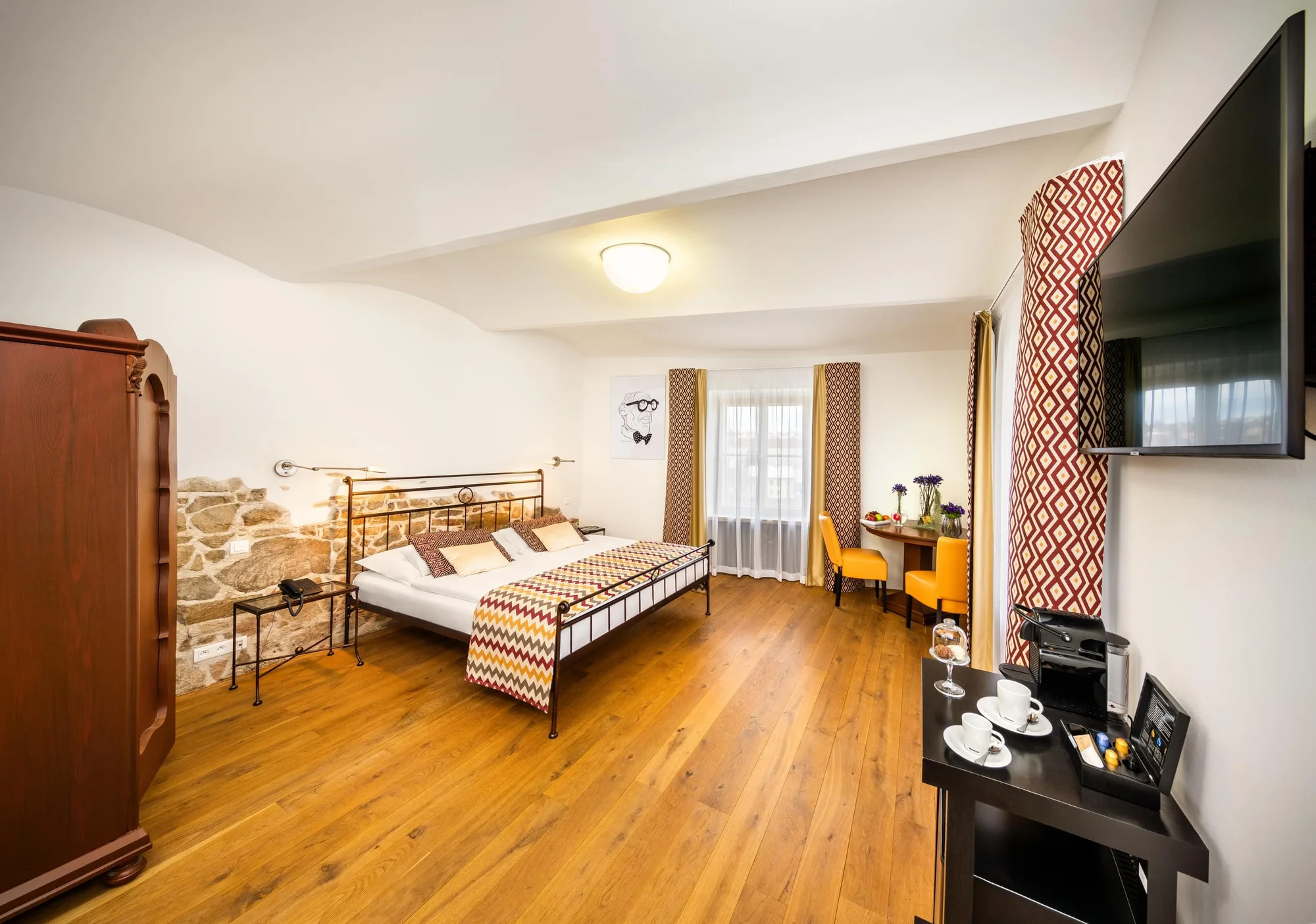 Relax v designovém hotelu v Benešově: snídaně i vstupenky na Konopiště