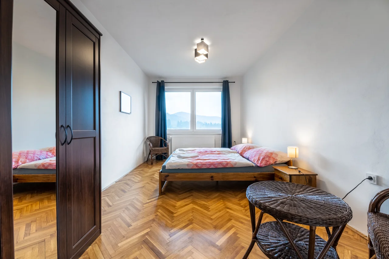 Pobyt v Beskydech až pro 6 osob: třípokojové apartmány, zahrada s posezením