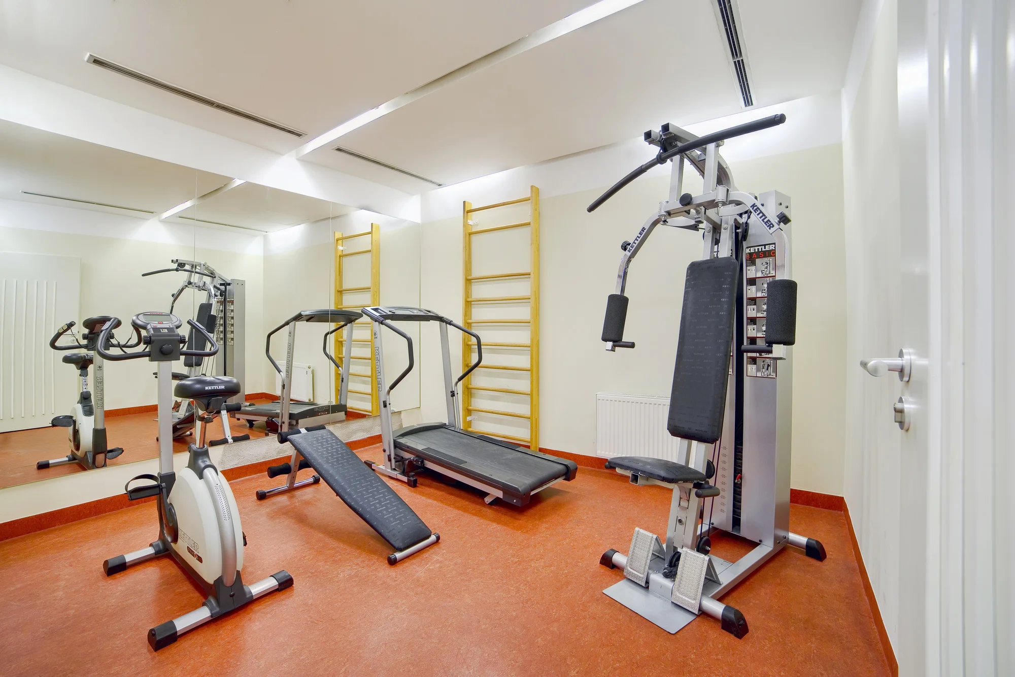 Moderní apartmán nebo studio na Vinohradech se snídaní a saunou