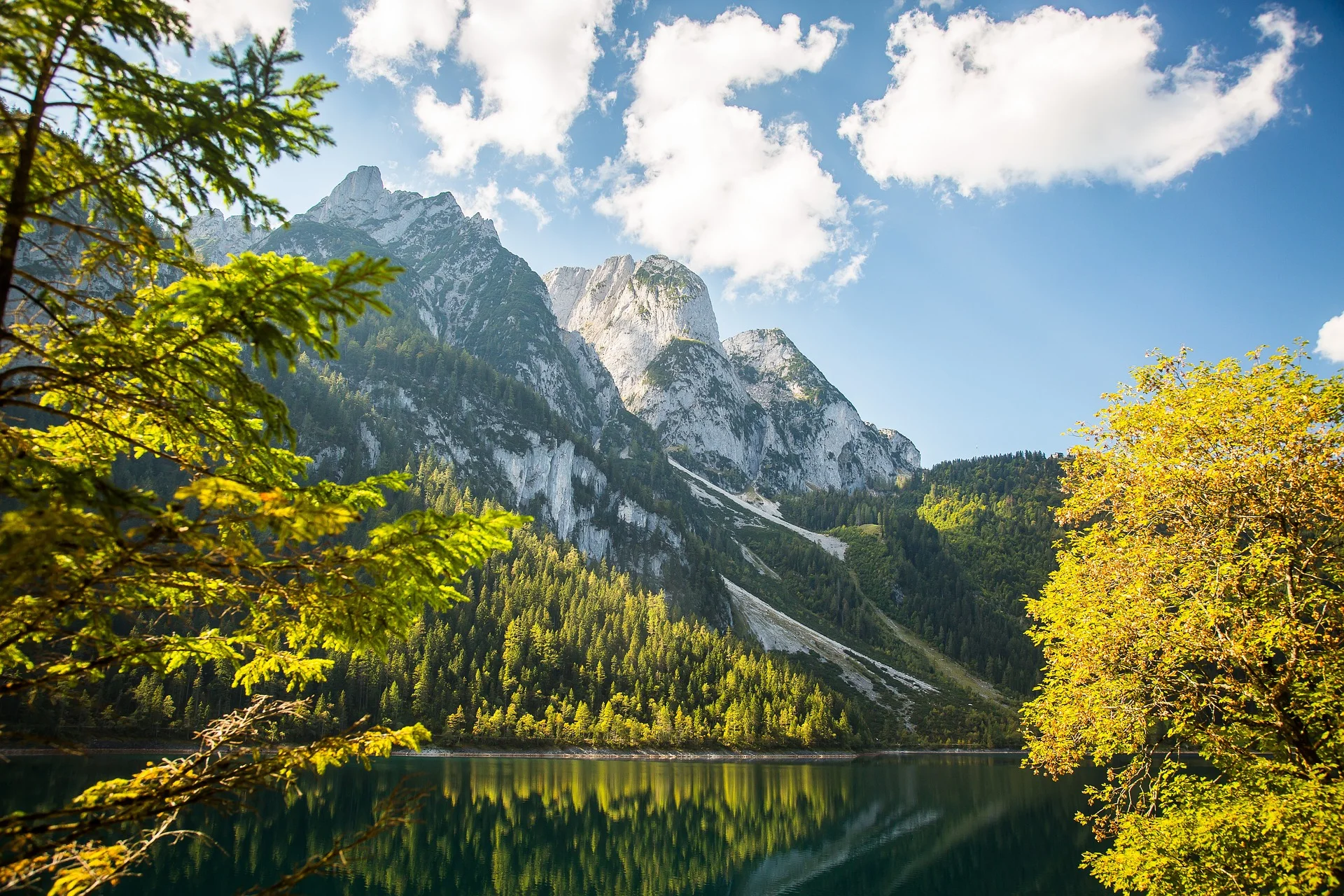 Výlet k rakouským jezerům Hallstatt a Gosausee: projížďka lodí i prohlídka městečka a výhled na Dachstein