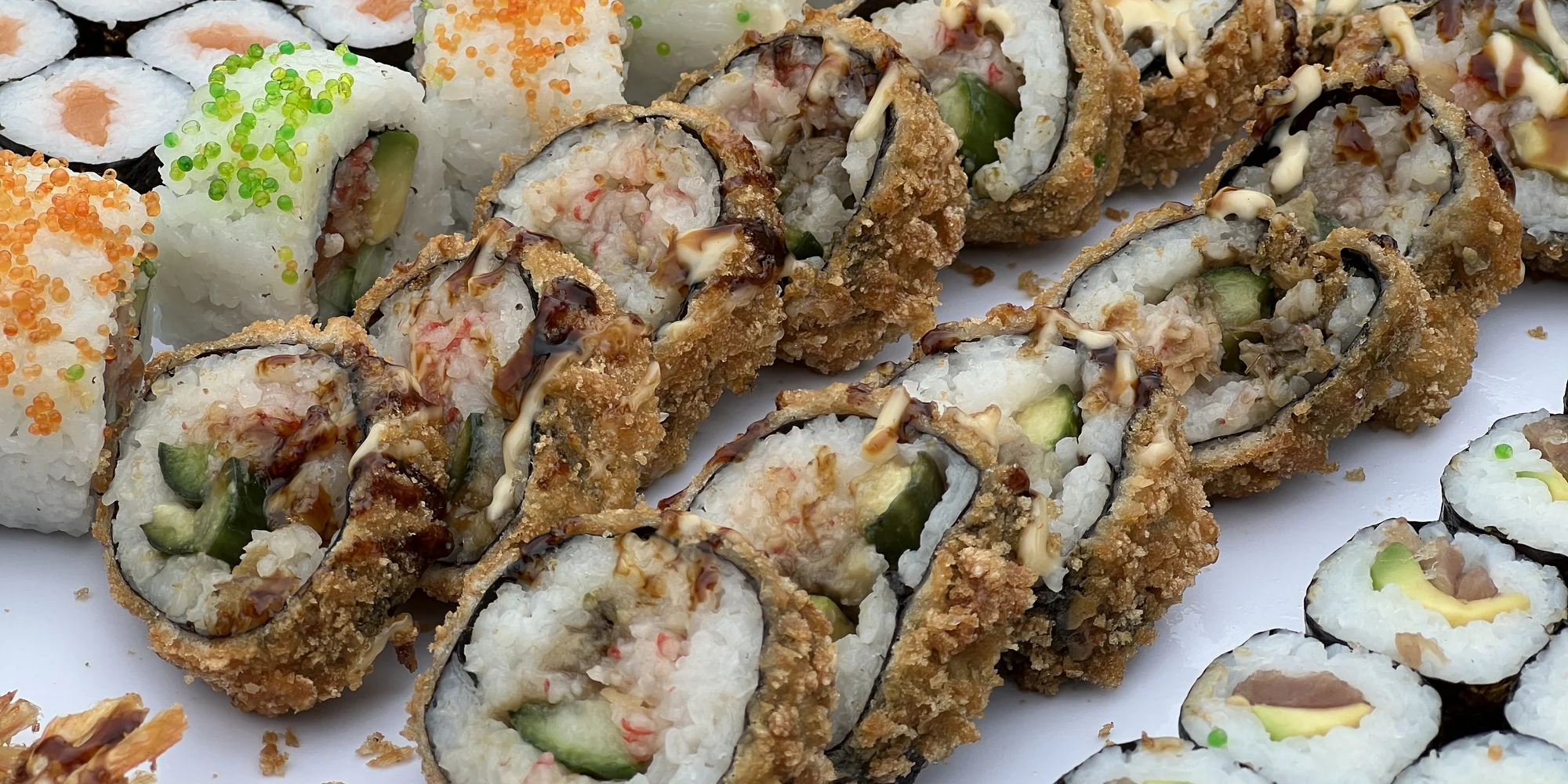 Sushi sety s 63 až 106 ks: maki, nigiri i tempura s rybami i zeleninou