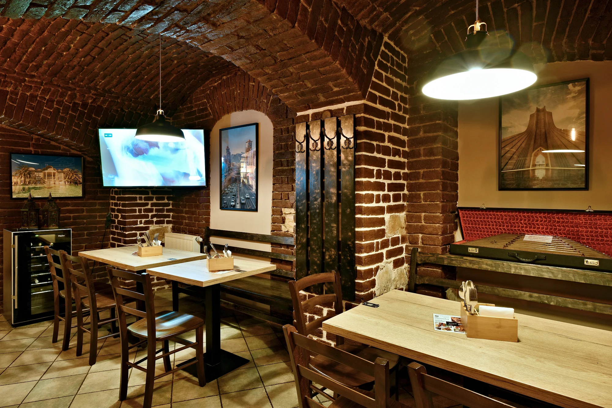 Perské speciality pro 1-4 osoby: jehněčí nebo kuřecí kebab a domácí limonáda