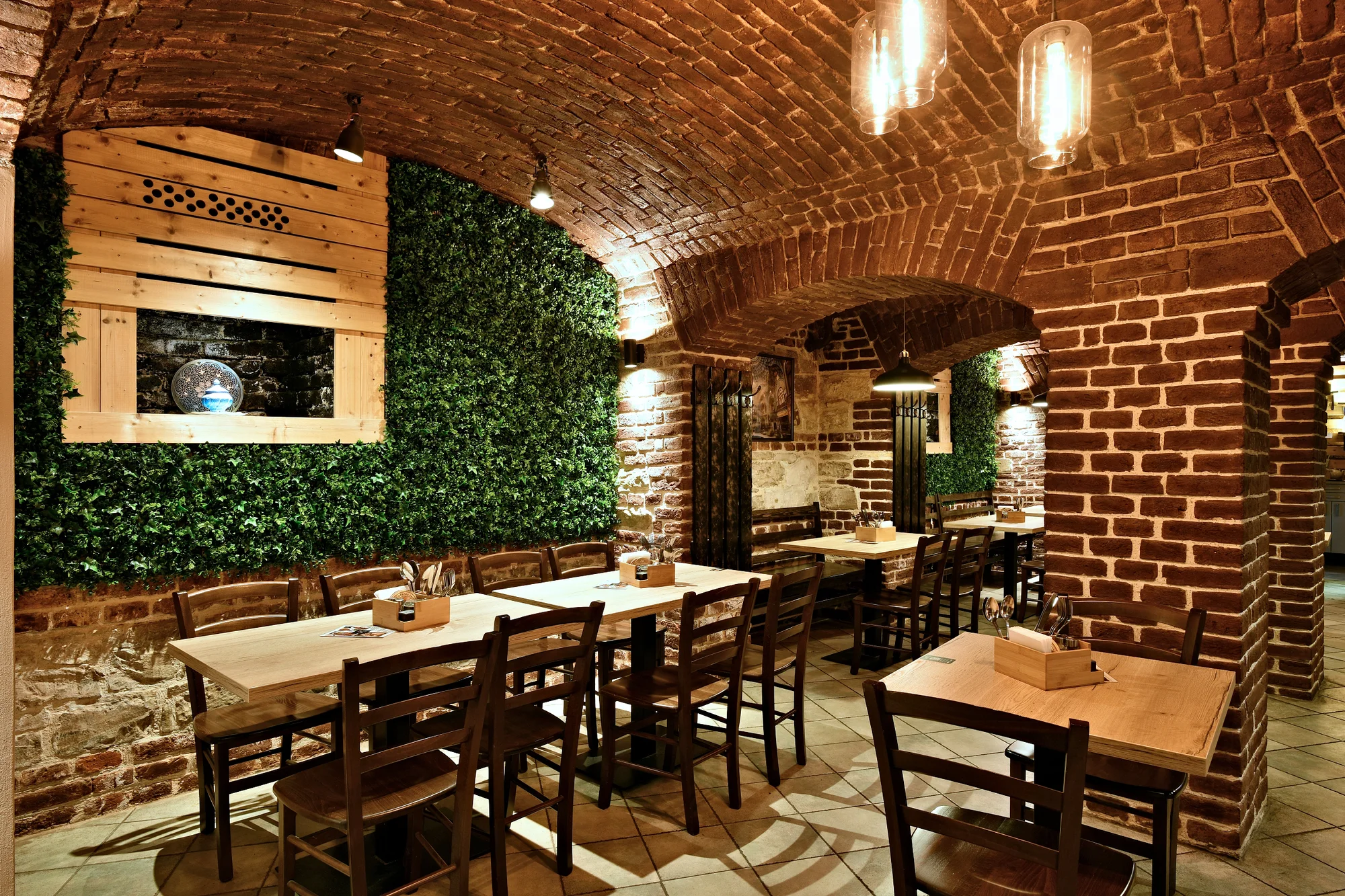 Vouchery v hodnotě 500-1000 Kč na jídlo i pití: jediná perská restaurace v Česku