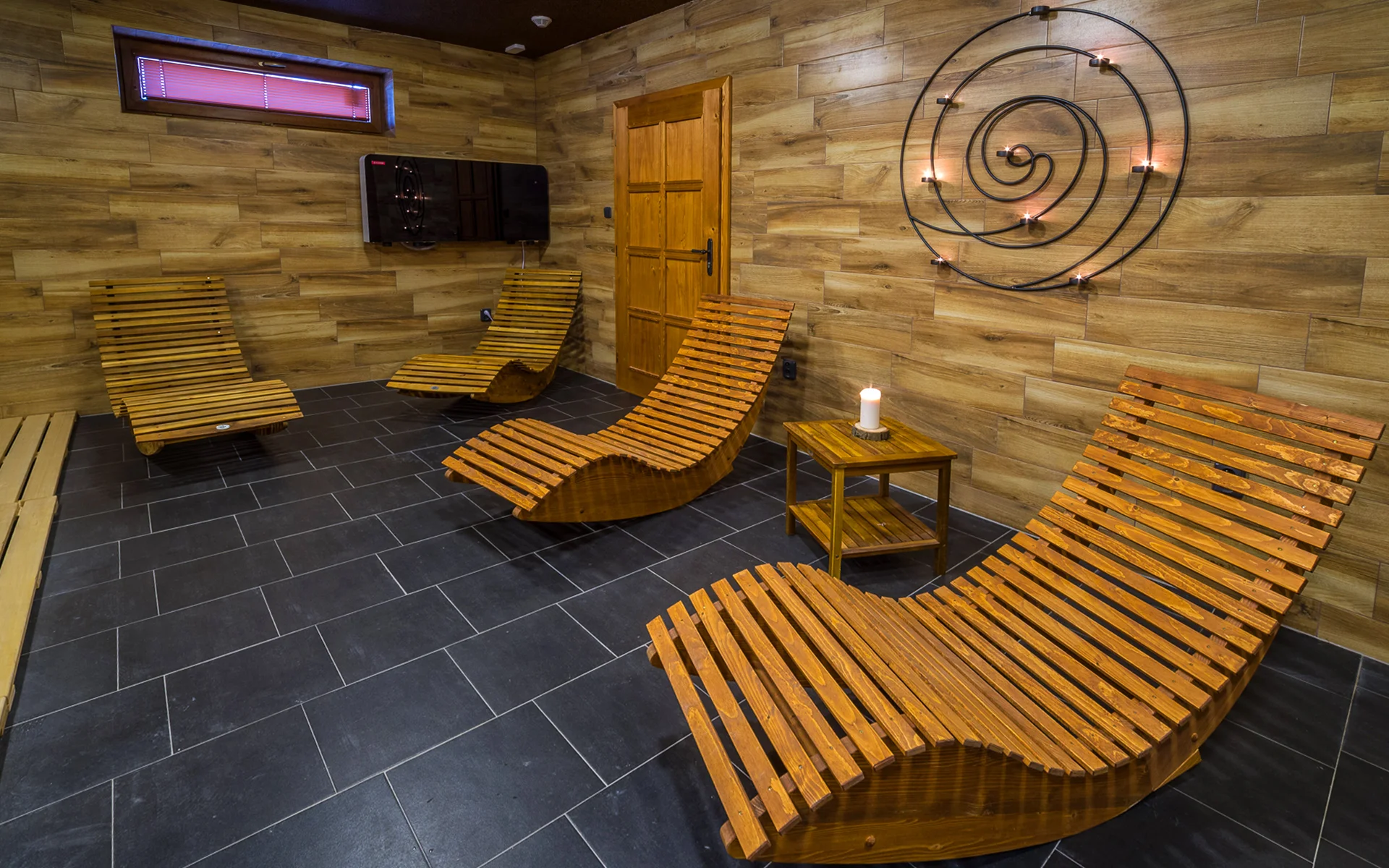 Privátní wellness se saunou a vířivkou i lahev vína nebo prosecca pro dva