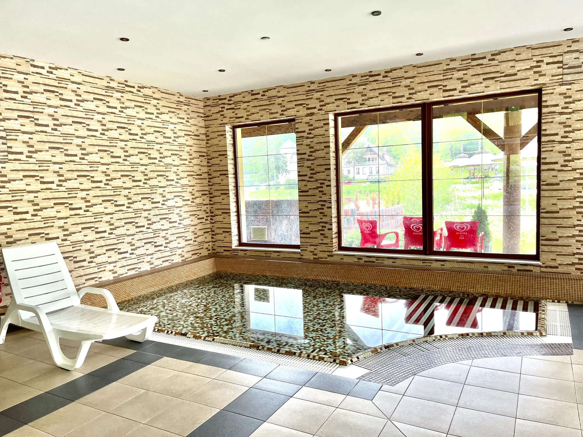Za odpočinkem i zábavou na polskou stranu Zlatých hor: wellness, atrakce i možnost all inclusive v ceně