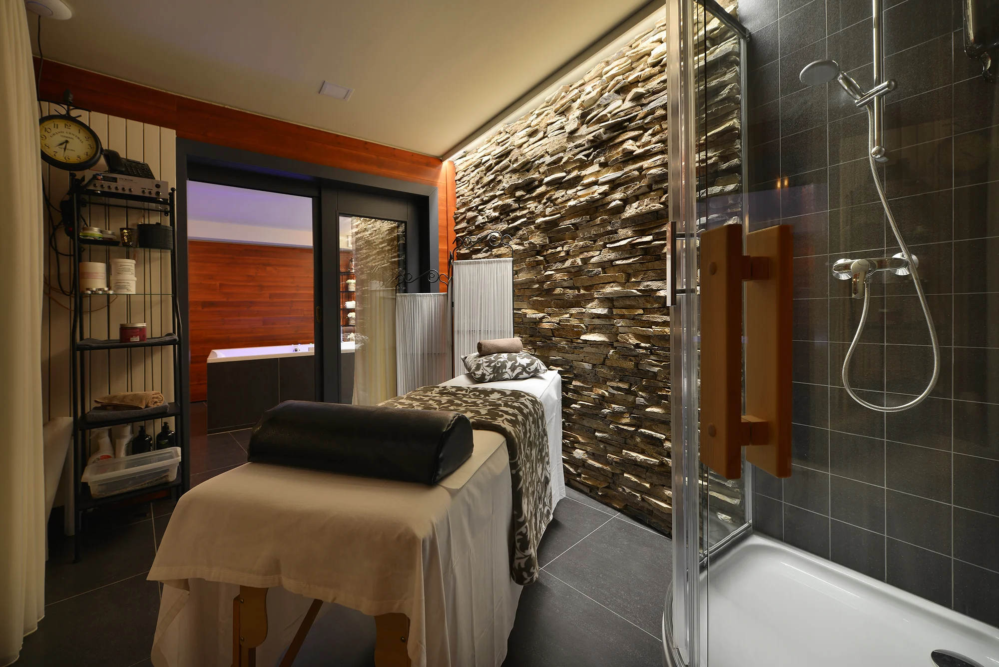 Česká Lípa a Máchův kraj: pobyt ve 4* hotelu se snídaní či polopenzí a wellness, na výběr i dámská jízda