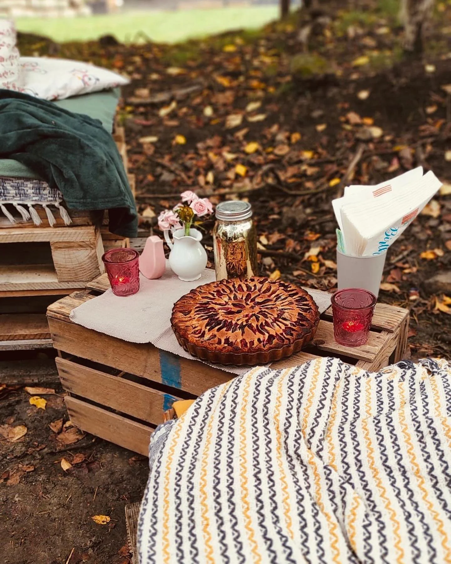 Glamping: minimalistický posed pro dvě osoby, solární sprcha, gril a vyhřívaný sud