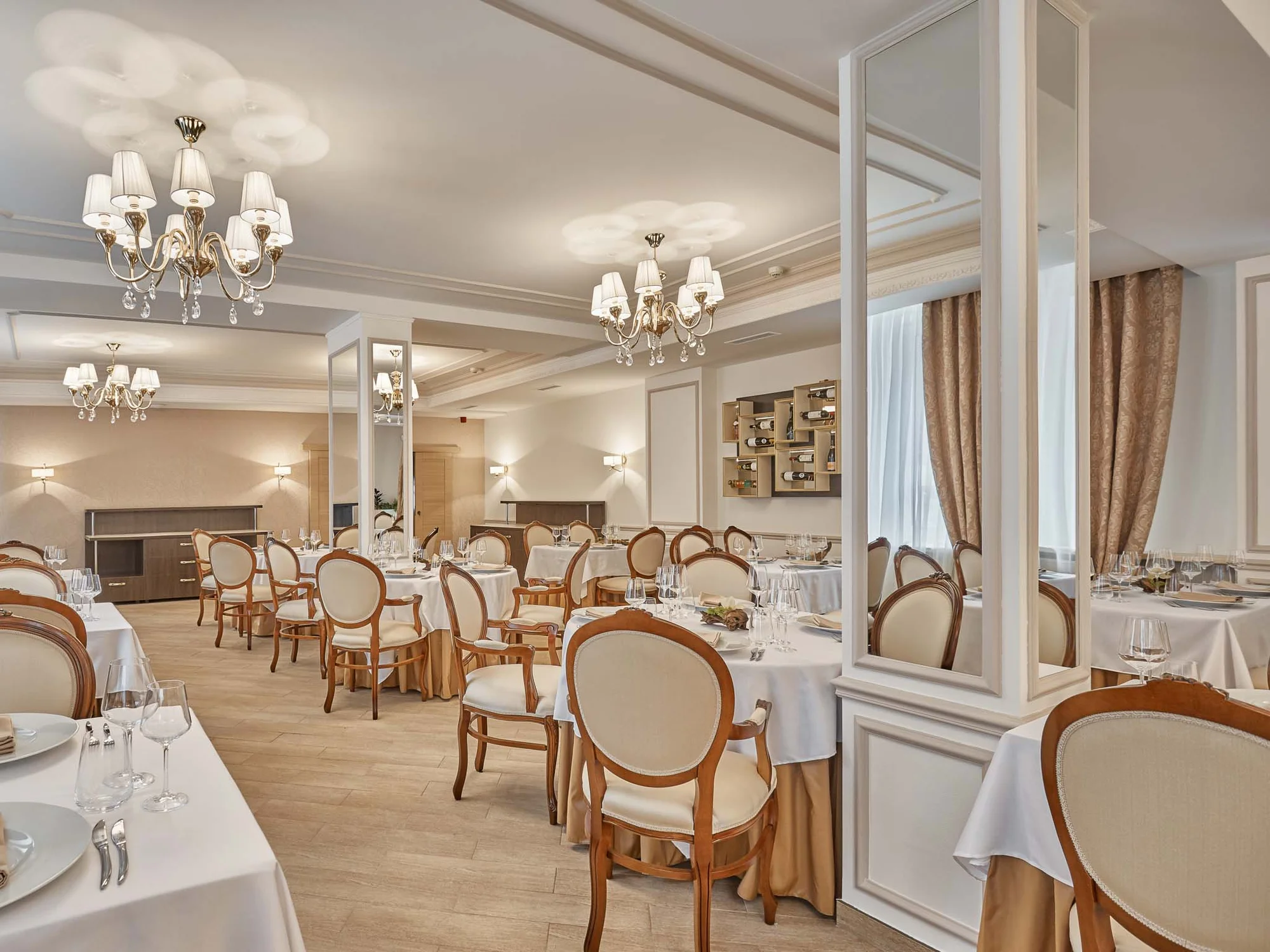 Luxusní čtyřchodové menu v Ostrově pro dva: jelení guláš, tagliatelle i Pavlova