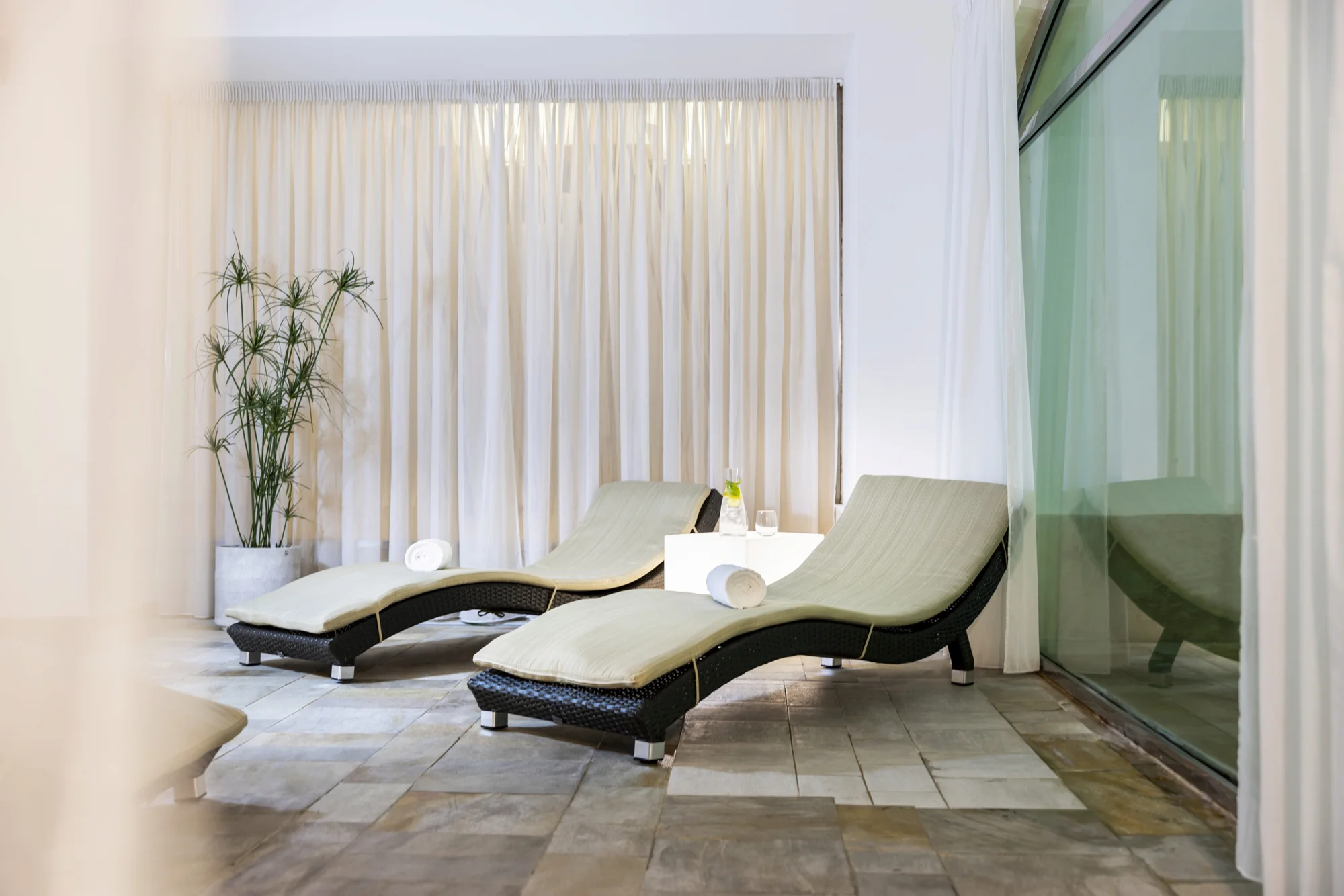 5* hotel v novorenesančním paláci v centru Prahy: luxusní pokoje, varianty se snídaní i vstupem do spa