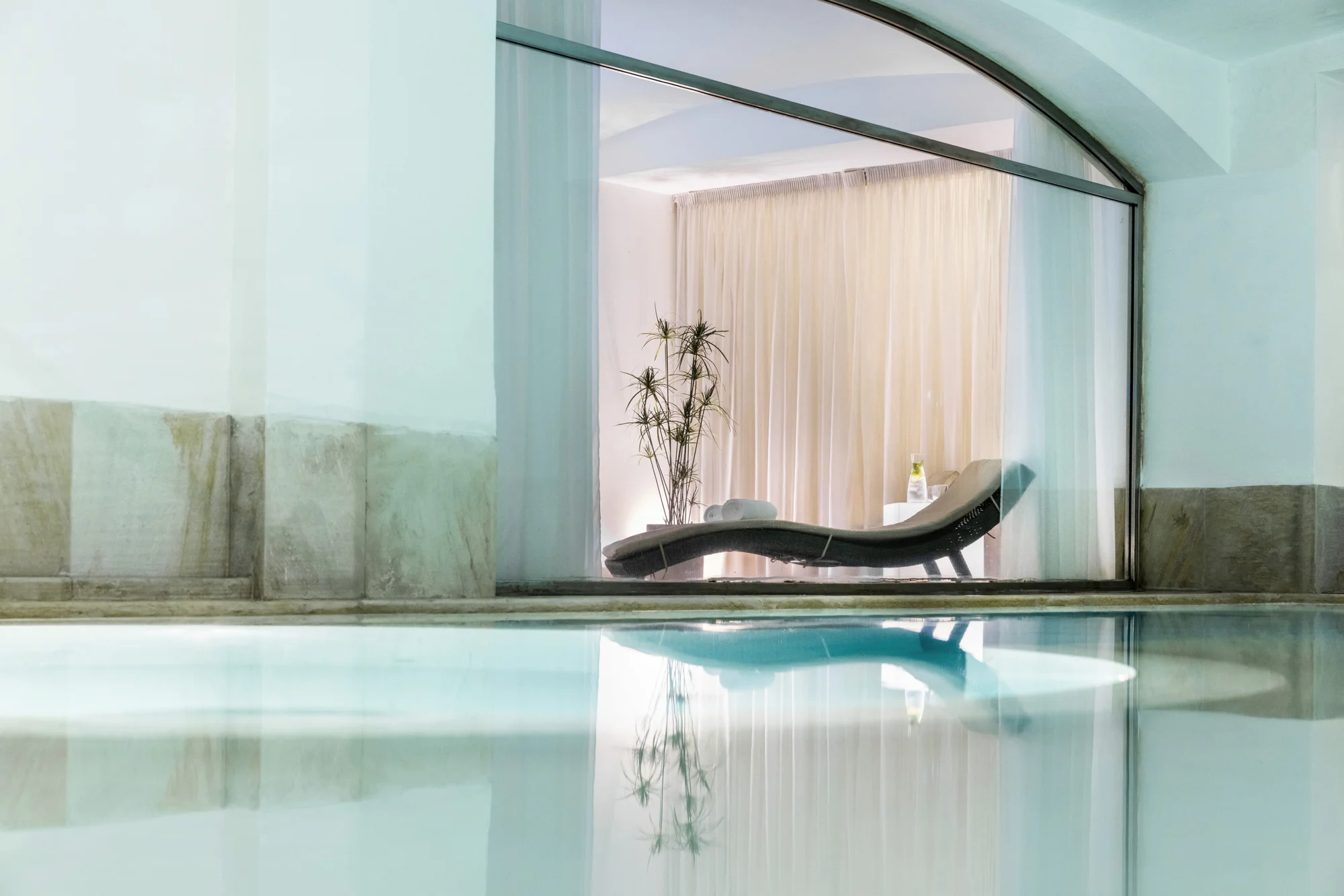5* hotel v novorenesančním paláci v centru Prahy: luxusní pokoje, varianty se snídaní i vstupem do spa