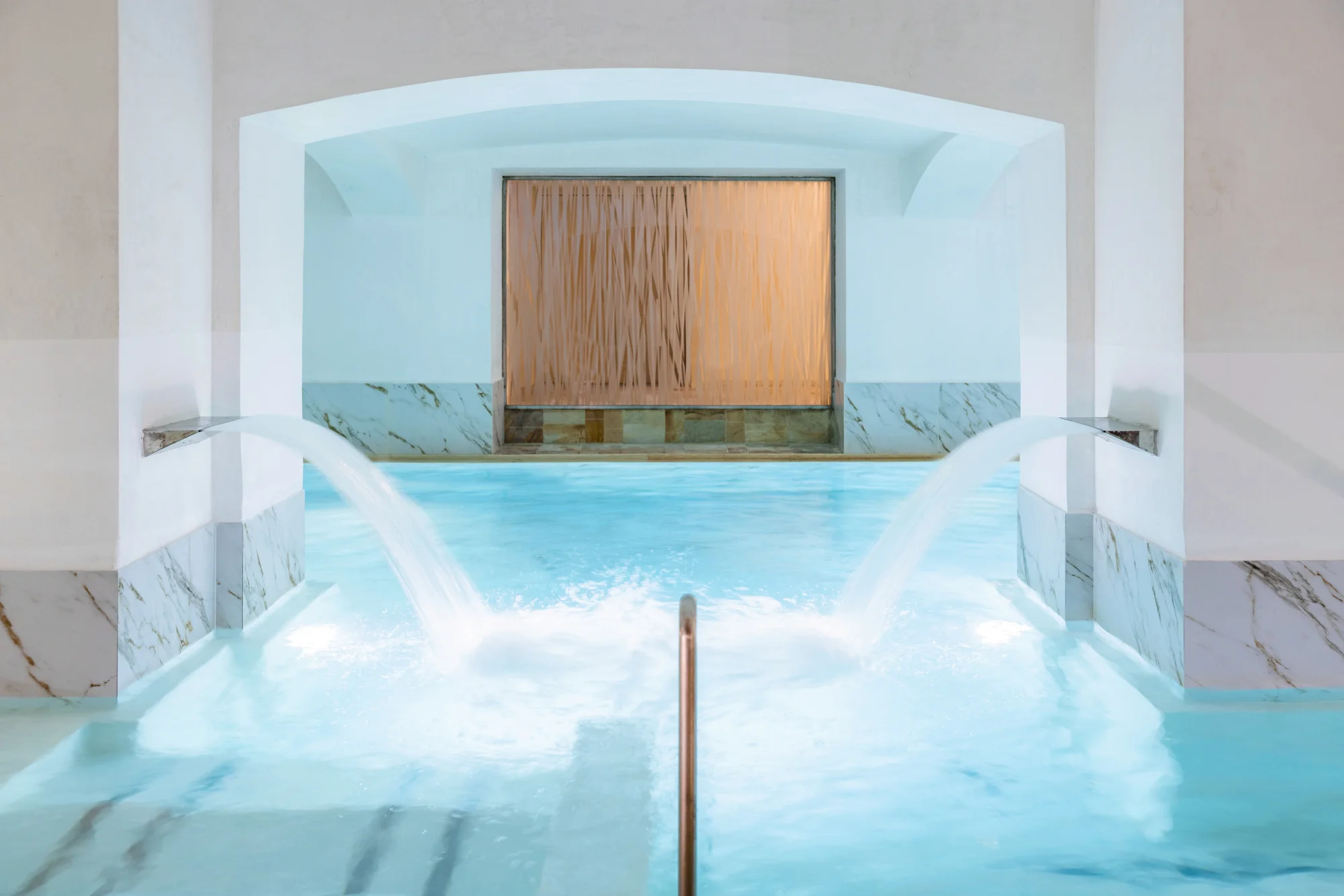 5* hotel v novorenesančním paláci v centru Prahy: luxusní pokoje, varianty se snídaní i vstupem do spa