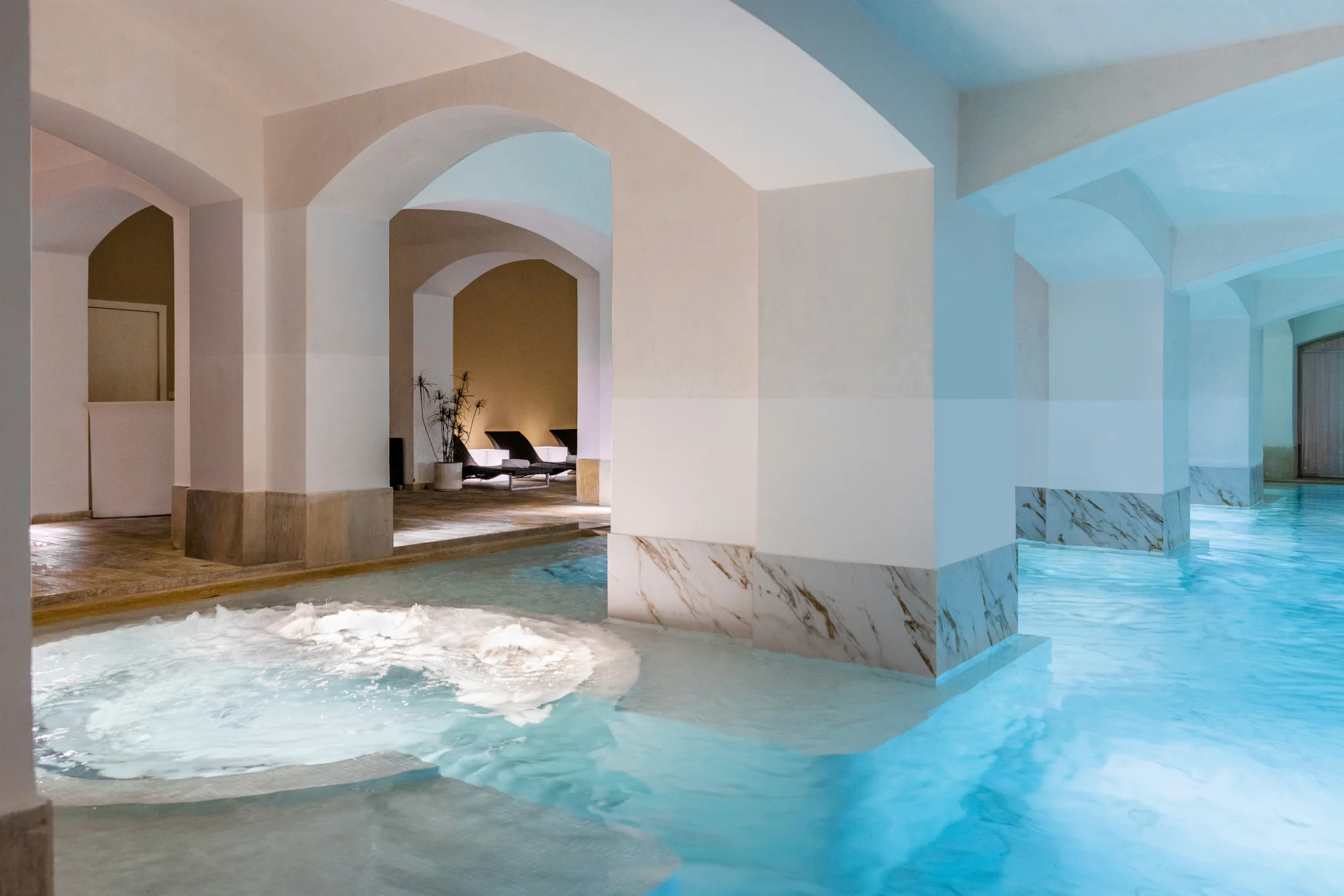 5* hotel v novorenesančním paláci v centru Prahy: luxusní pokoje, varianty se snídaní i vstupem do spa