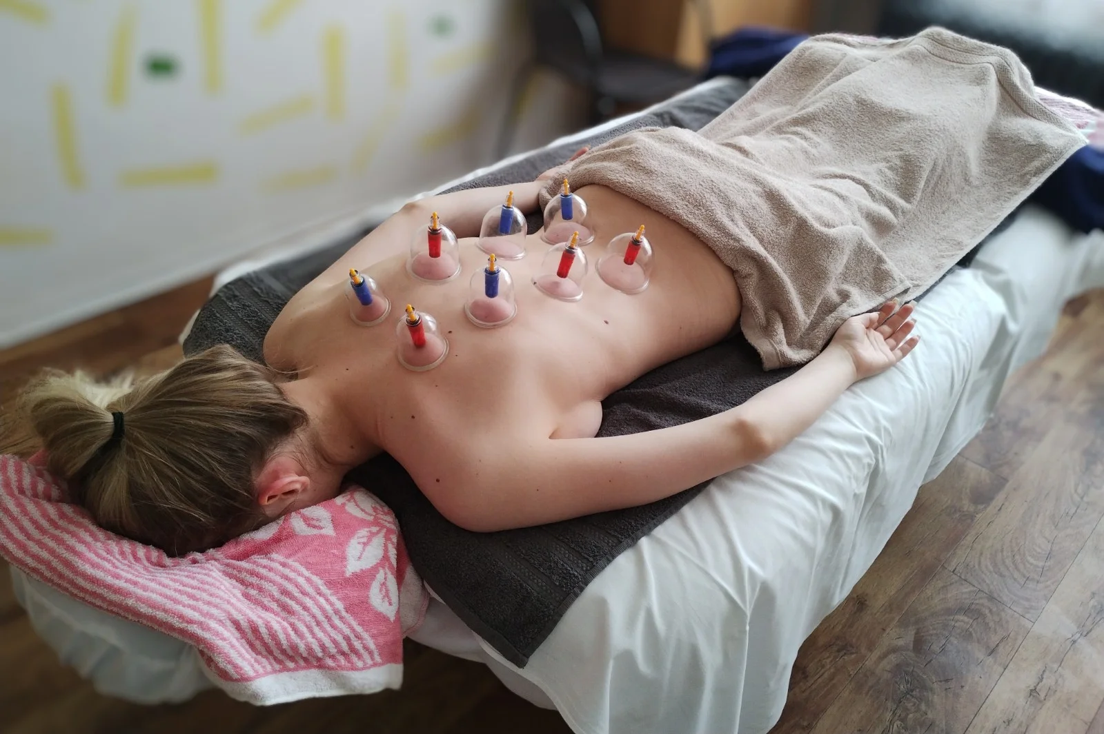 Letní Relax, osvěžení ochlazení i zklidnění: masáž zad a hlavy, reflexní terapie, baňkování i kraniosakrální technika