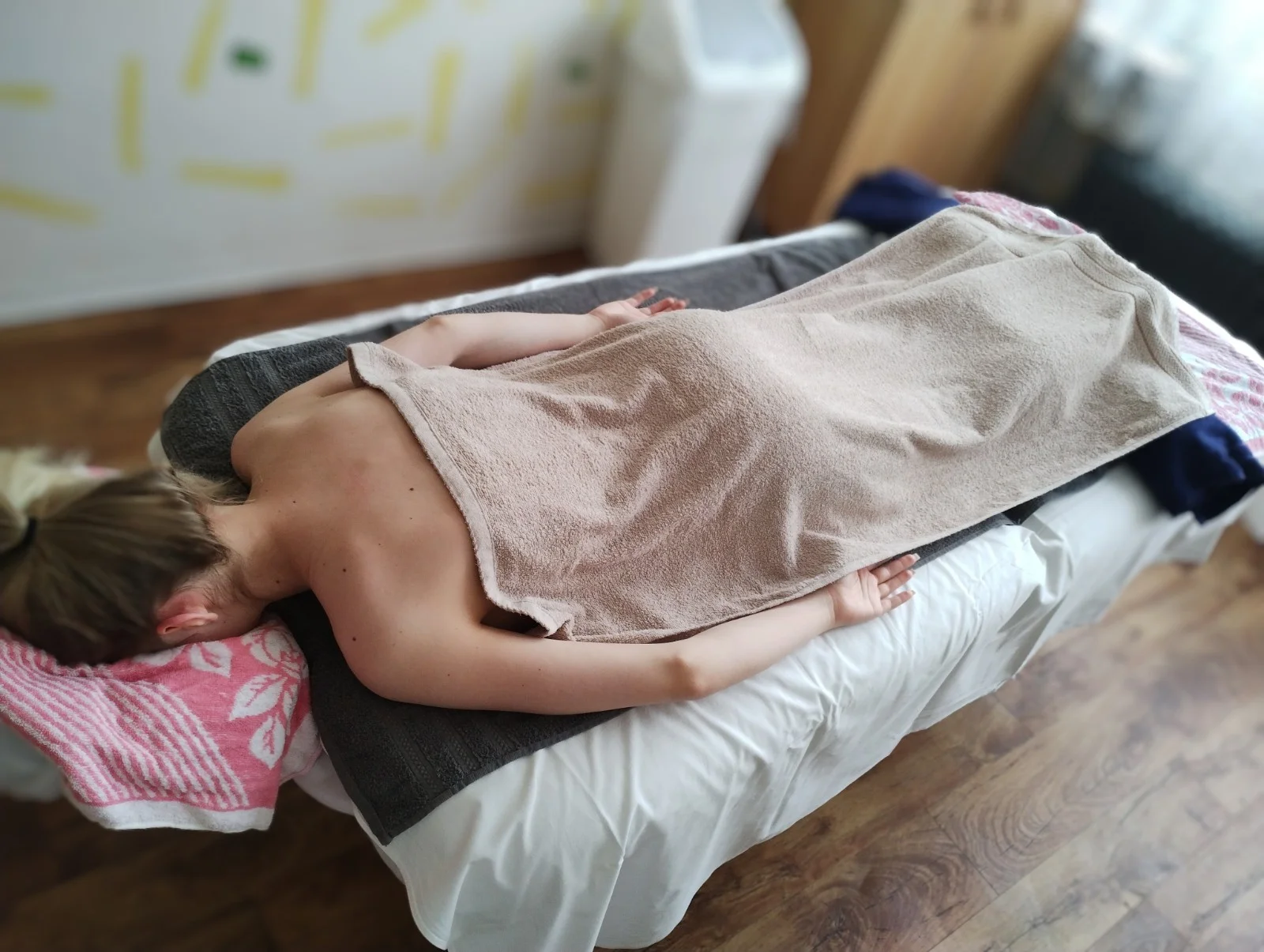 Letní Relax, osvěžení ochlazení i zklidnění: masáž zad a hlavy, reflexní terapie, baňkování i kraniosakrální technika
