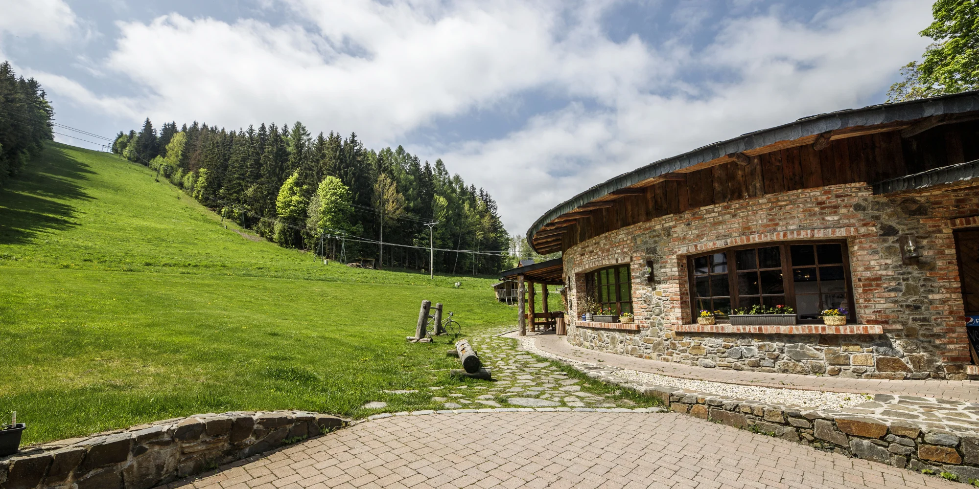 Dovolená v Jeseníkách: pokoj, bungalov či apartmán s privátní vířivkou v Karlově pod Pradědem