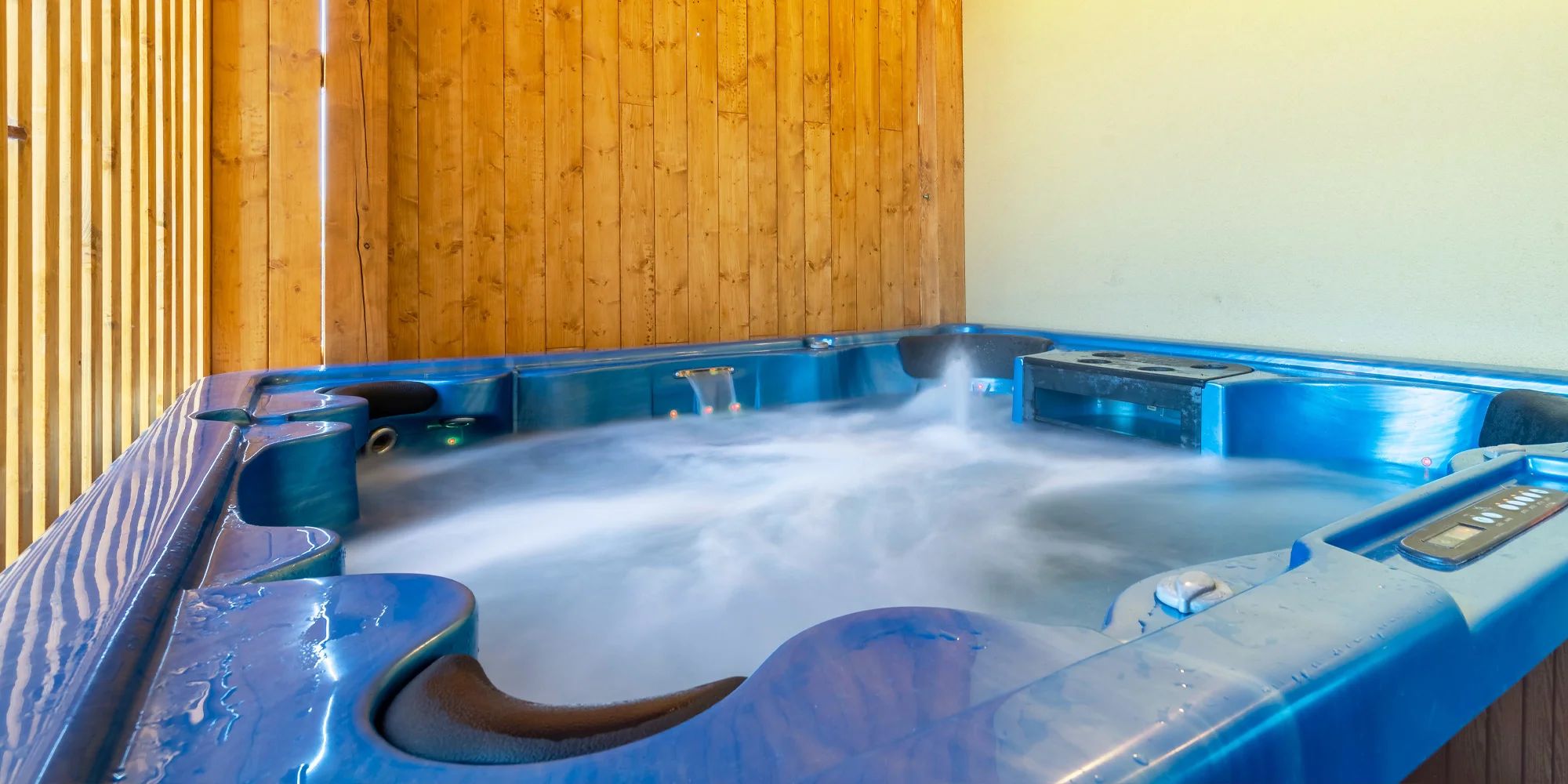 Designově zařízený dům s wellness jen pro vás: 2 ložnice, vířivka, sauna a kapacita až 6 osob