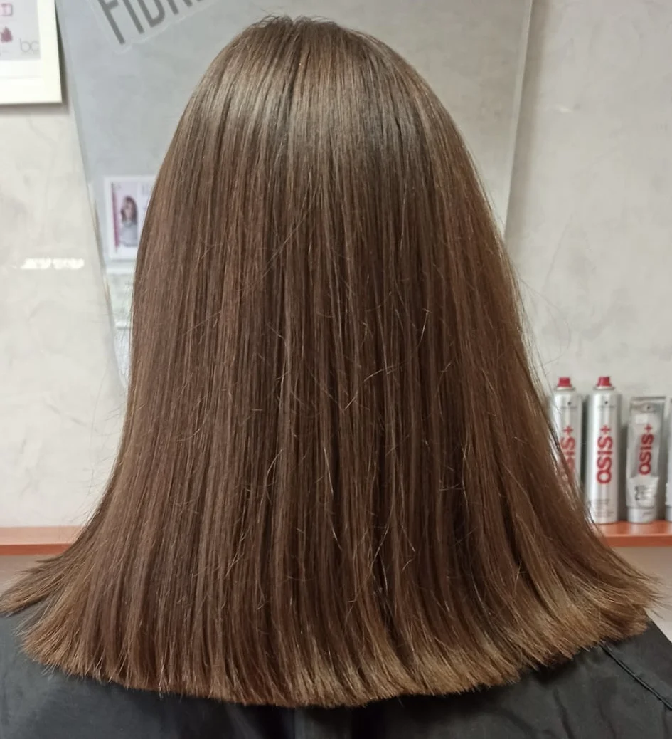 Dámský střih včetně regenerace a stylingu s možností barvení v Nuslích
