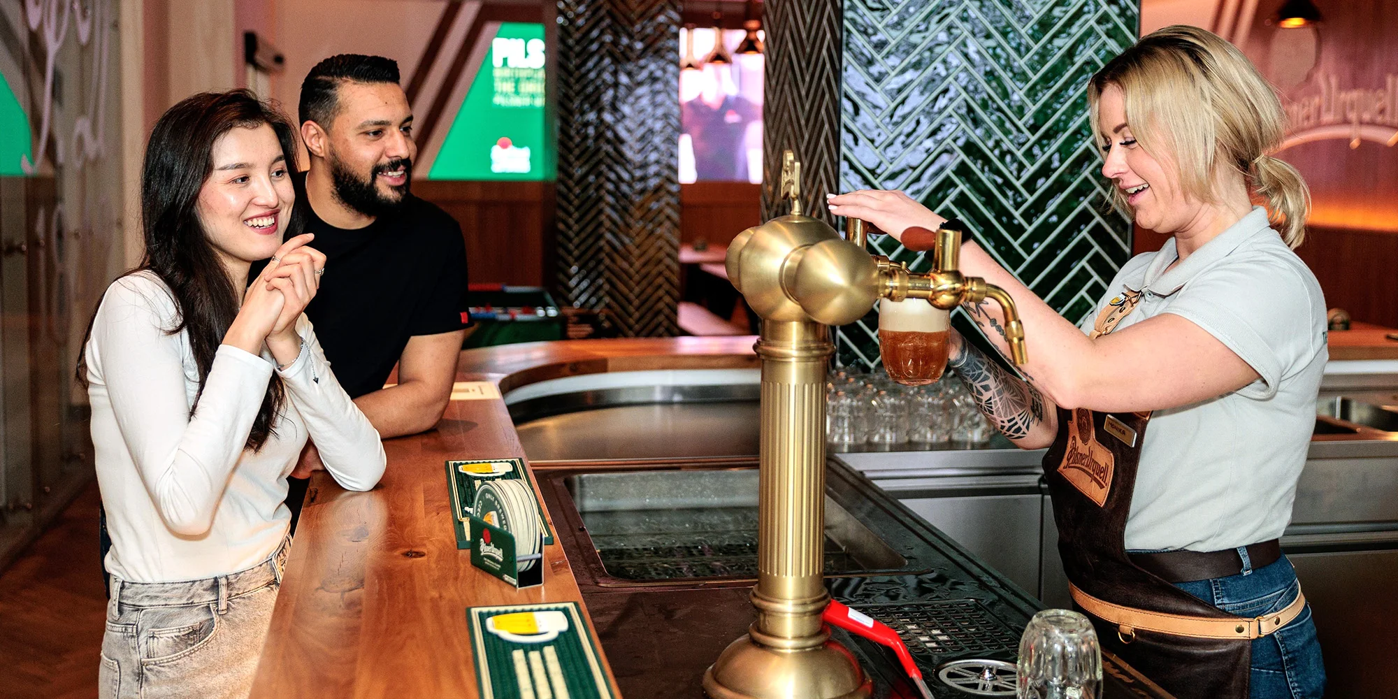Zažijte příběh piva všemi smysly: interaktivní expozice Pilsner Urquell Experience v Praze