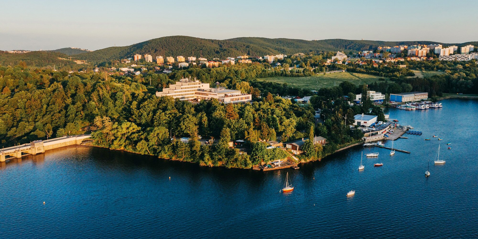4* hotel u Brněnské přehrady s jídlem a wellness