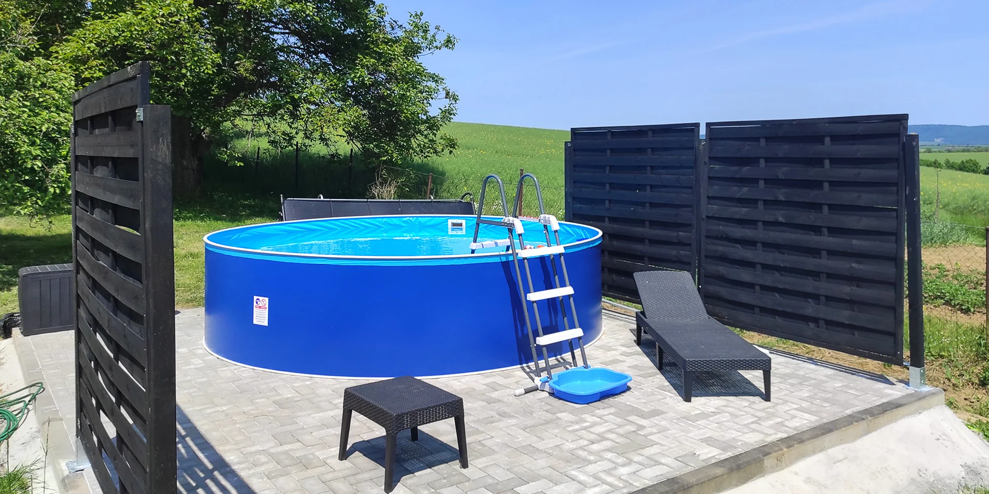 Relax ve stylové americké chatě poblíž Olomouce až pro 4 osoby: snídaně, vířivý koupací sud