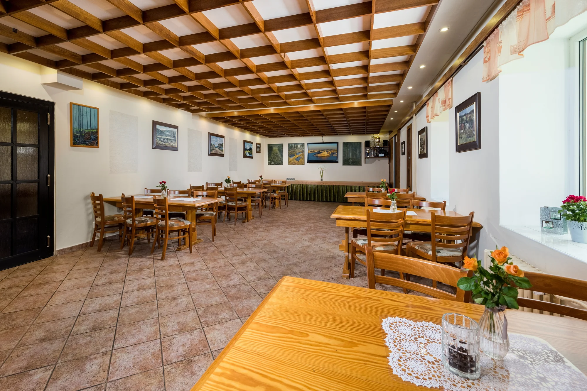 Pobyt v Bedřichově až pro 4 os.: polopenze, uvítací drink, zahrada, dětské hřiště