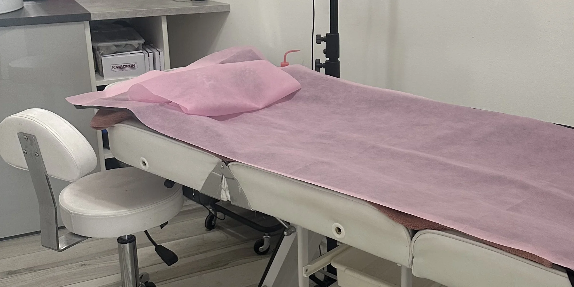 60-90min. kosmetické ošetření: základní, anti-age nebo kompletní péče