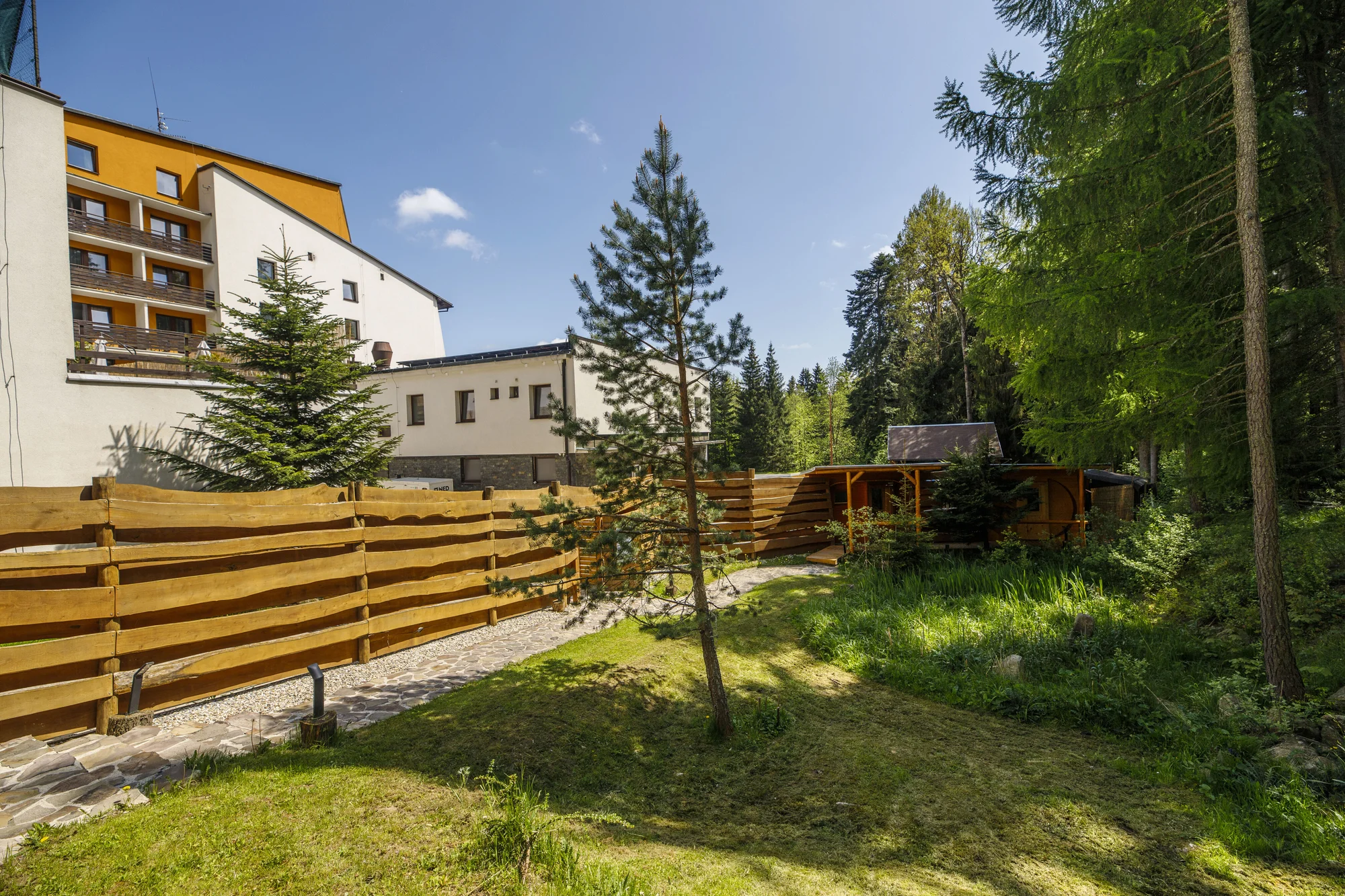 Nabitý pobytový balíček v Jeseníkách: wellness, polopenze, sport a zábava