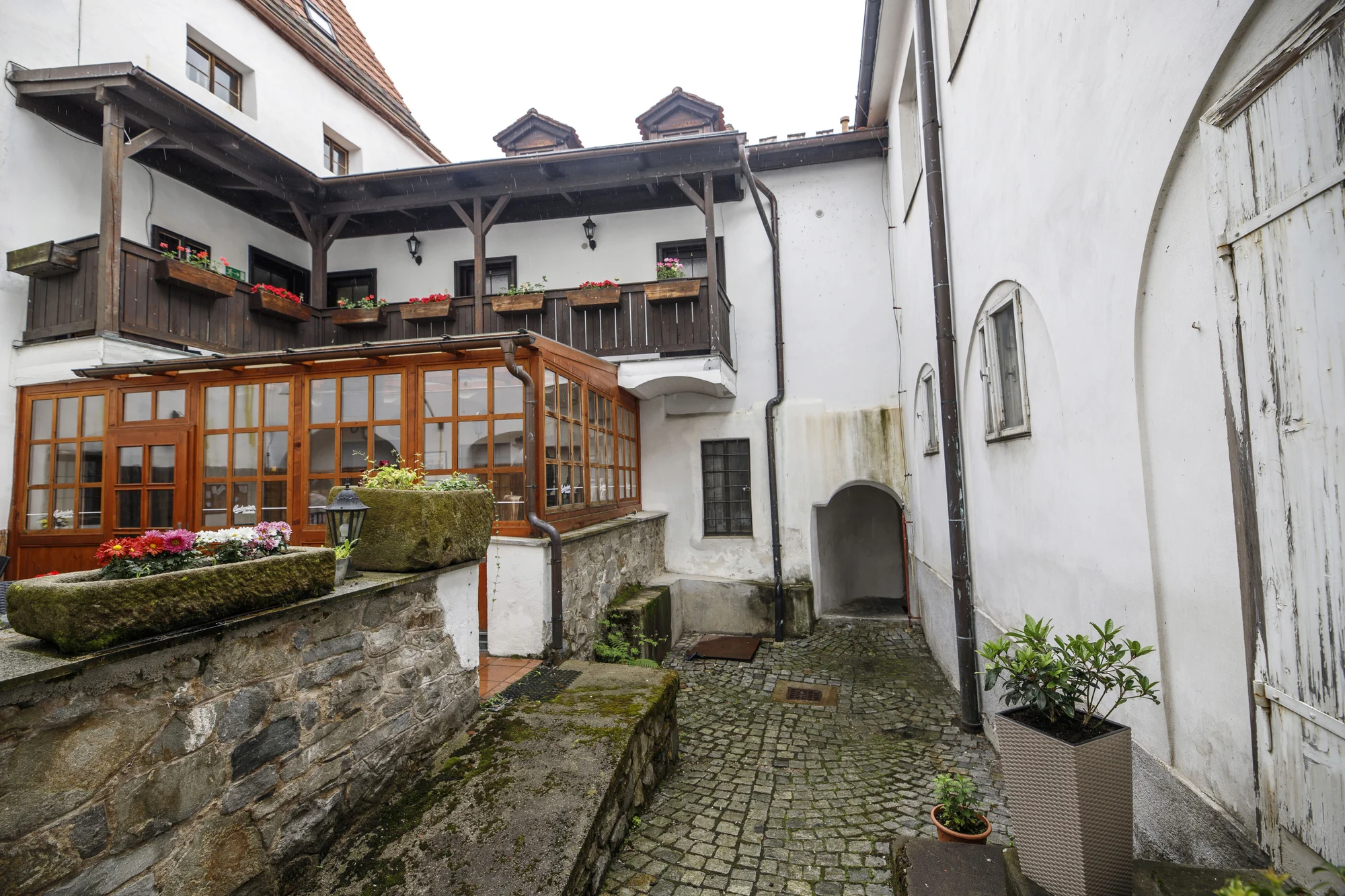 Pobyt se snídaní a lahví vína v srdci Českého Krumlova: pokoj nebo apartmán až pro 5 osob