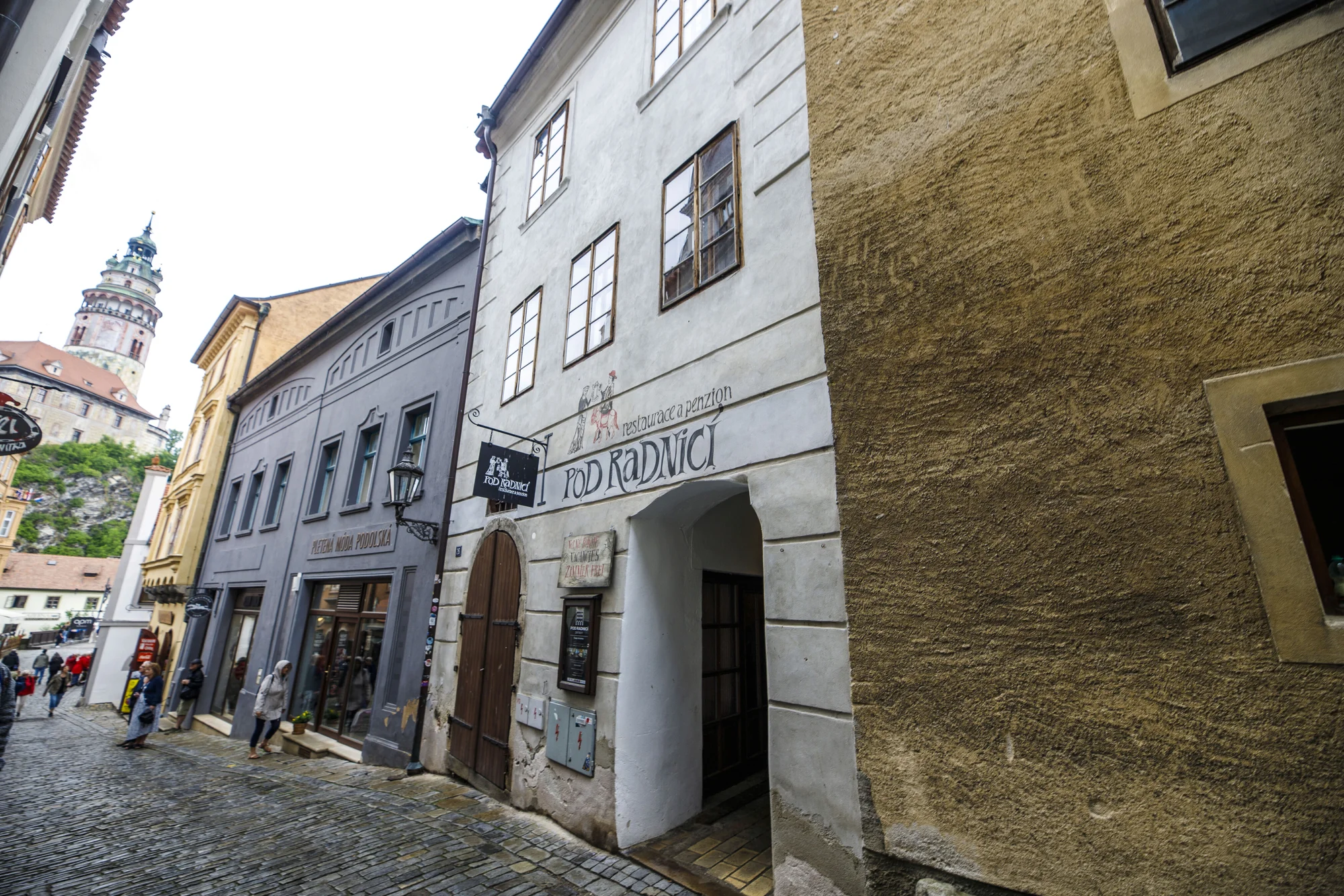Pobyt se snídaní a lahví vína v srdci Českého Krumlova: pokoj nebo apartmán až pro 5 osob