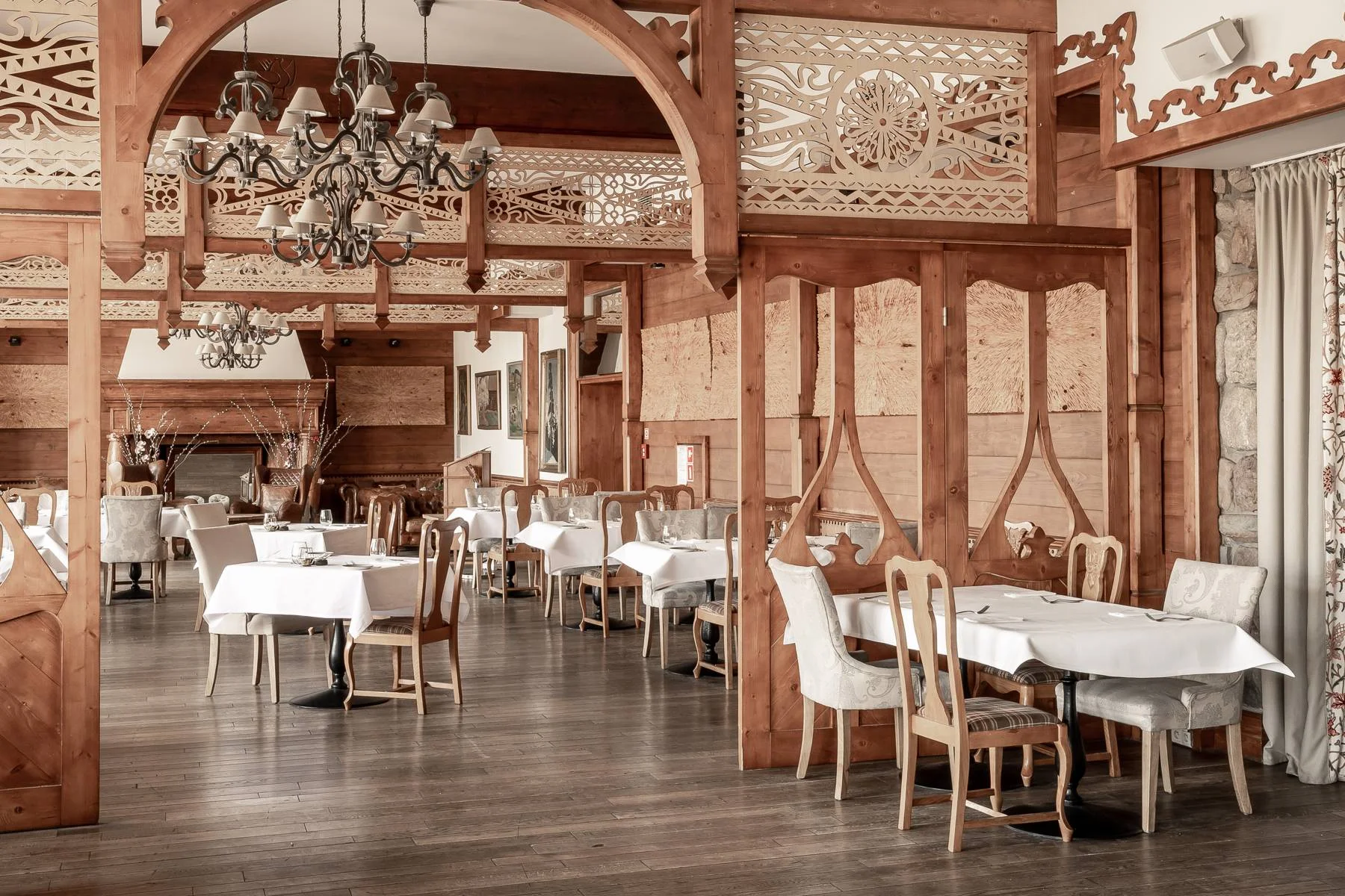 Luxusní 5* hotel v centru Zakopaného: neomezený wellness se saunami i vířivkami, polopenze