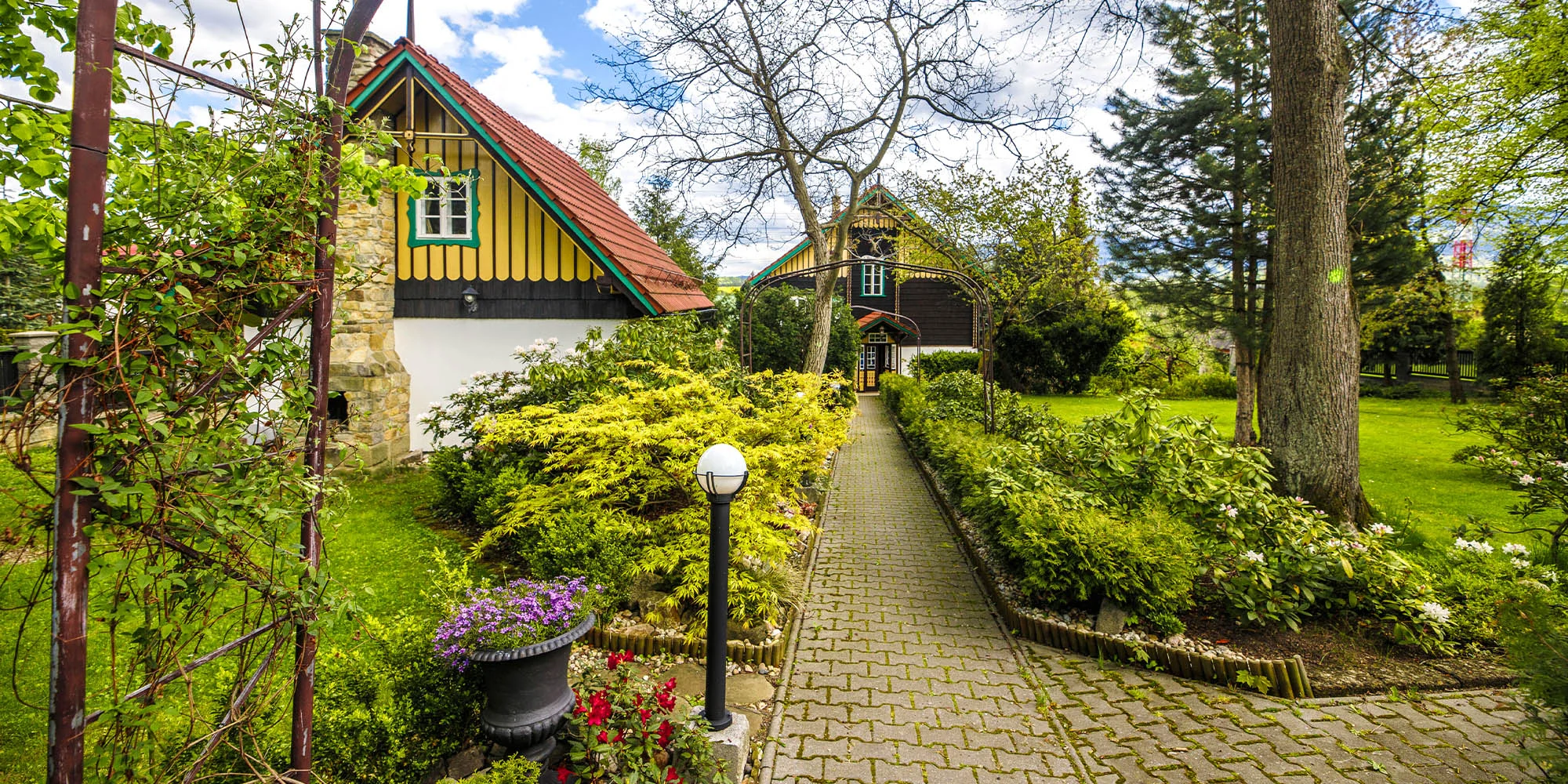 Privátní wellness a kachní prsa nebo lovecké menu v historickém letohrádku pro 2 osoby