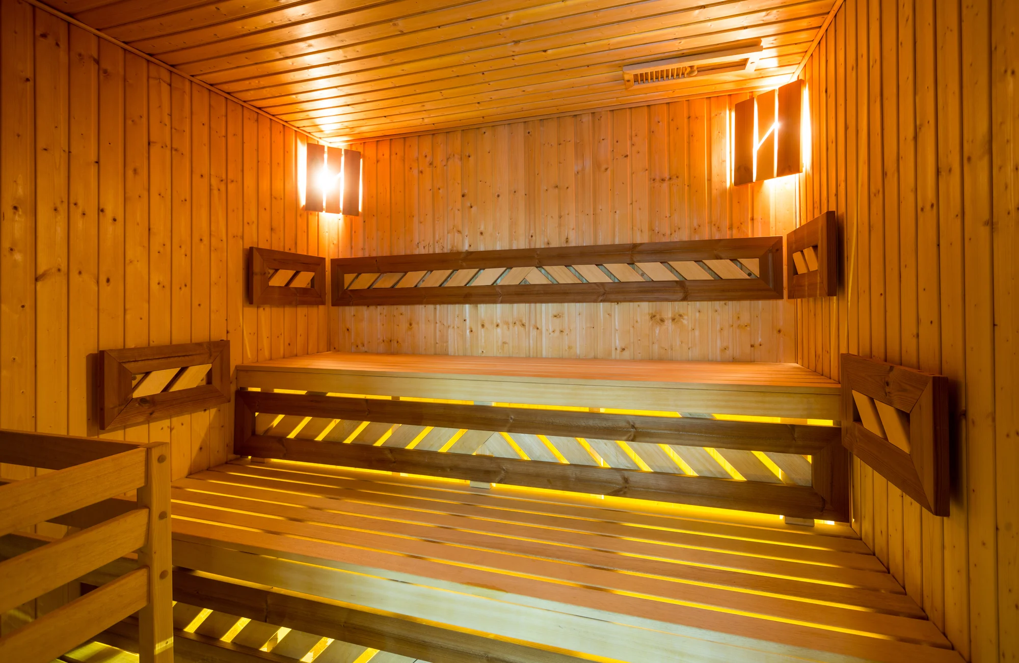 Relax na Zámku Lužec: 3 hod. ve wellness se speleoterapií či snídaní nebo večeří formou bufetu