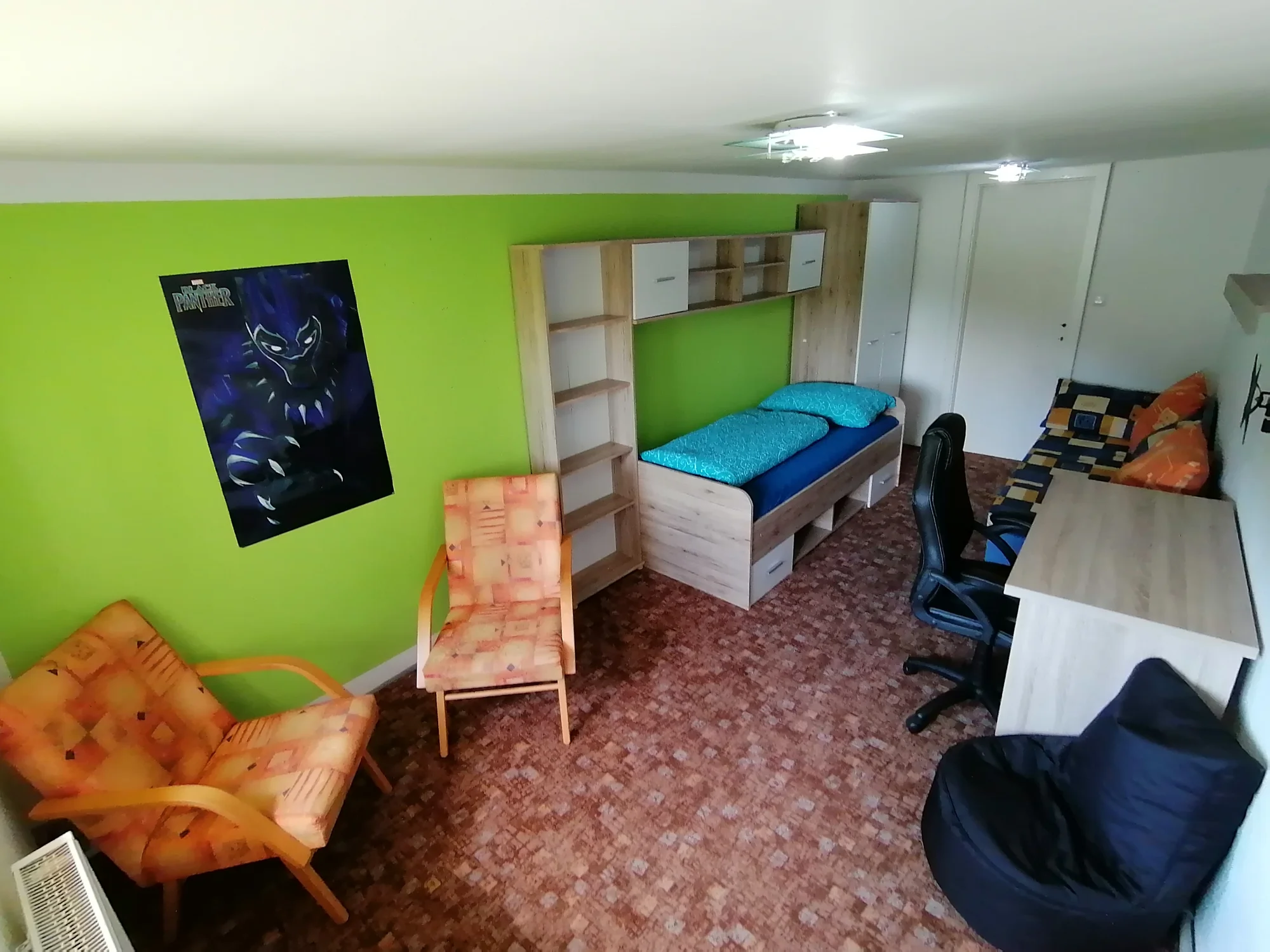 Pronájem rekreační chaty v Hořicích na Šumavě: až 6 osob, kuchyňka, gril i ohniště, hřiště s trampolínou
