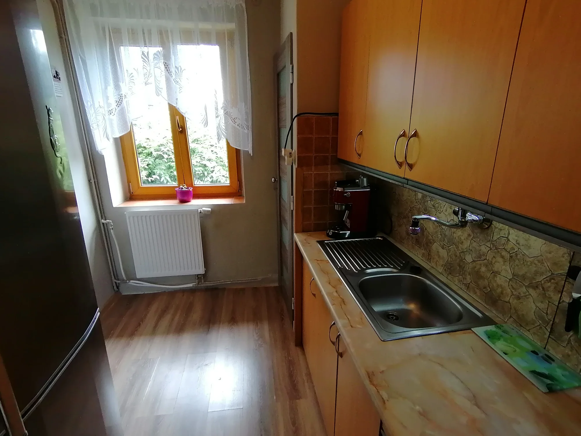 Pronájem rekreační chaty v Hořicích na Šumavě: až 6 osob, kuchyňka, gril i ohniště, hřiště s trampolínou
