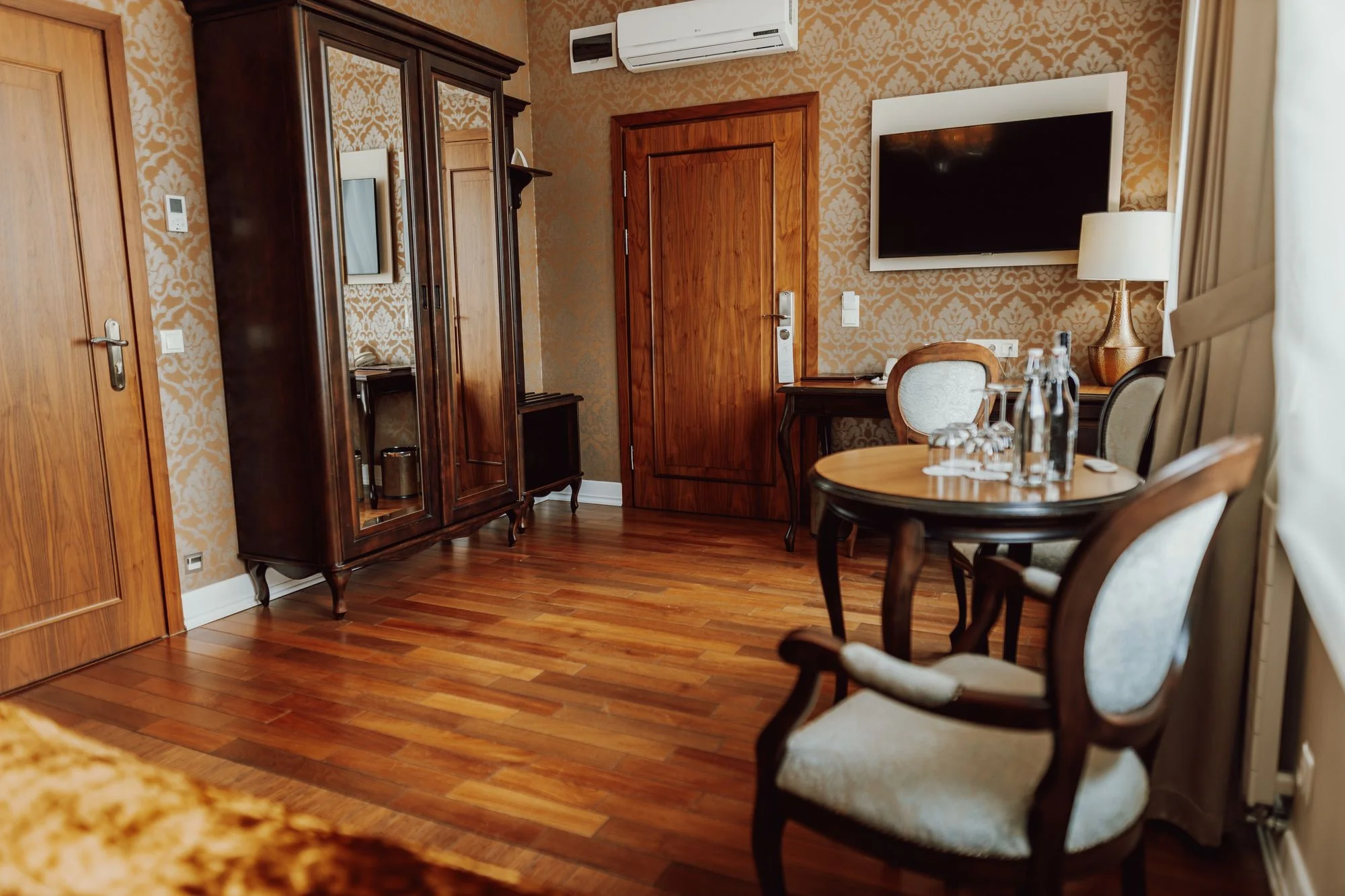 Pobyt v luxusním hotelu 20 minut autem od Katovic: snídaně, vouchery do restaurace, hodina wellness se saunou a vířivkou